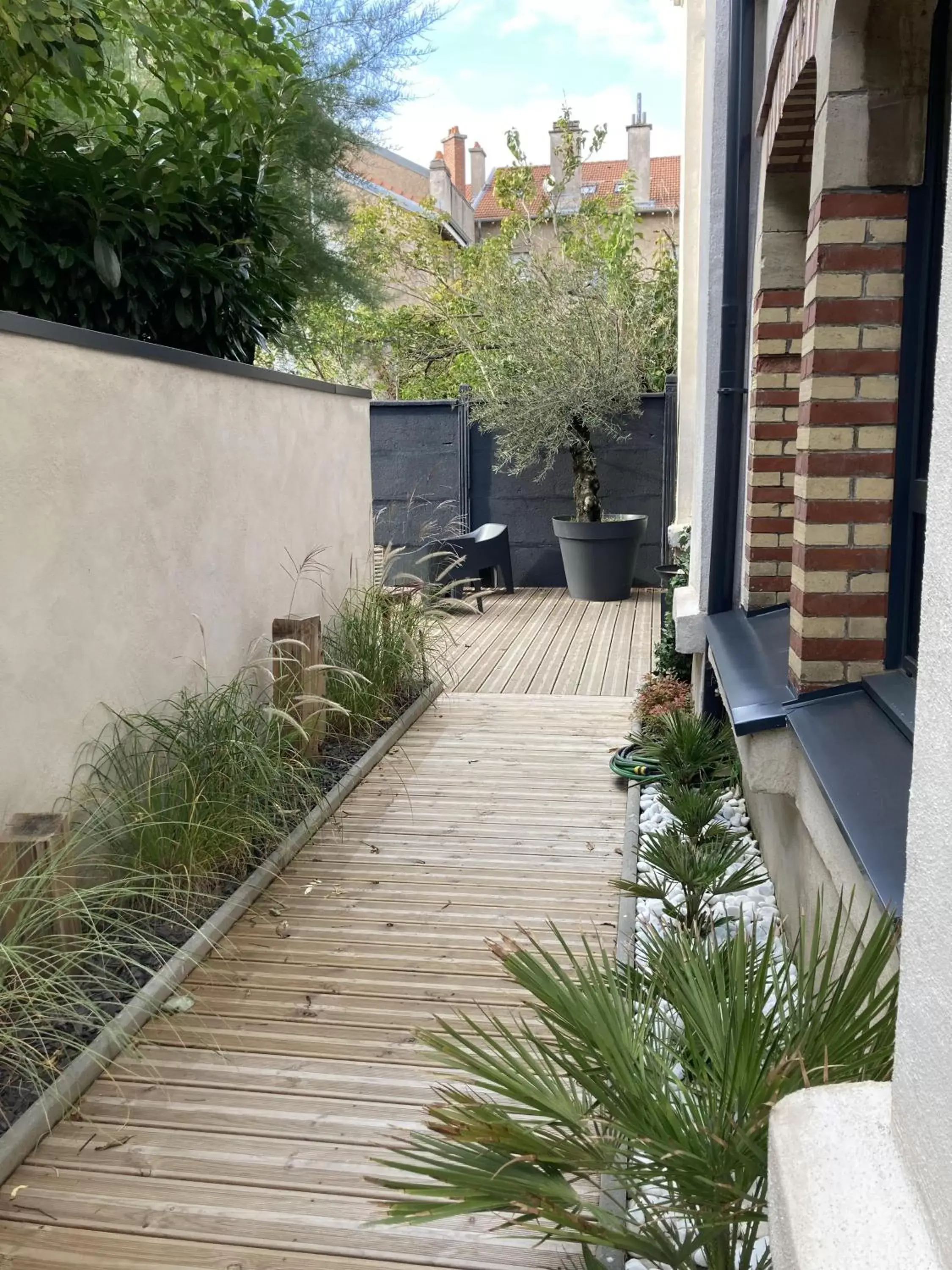 Garden in Maison d'hotes L'atelier du Charmois