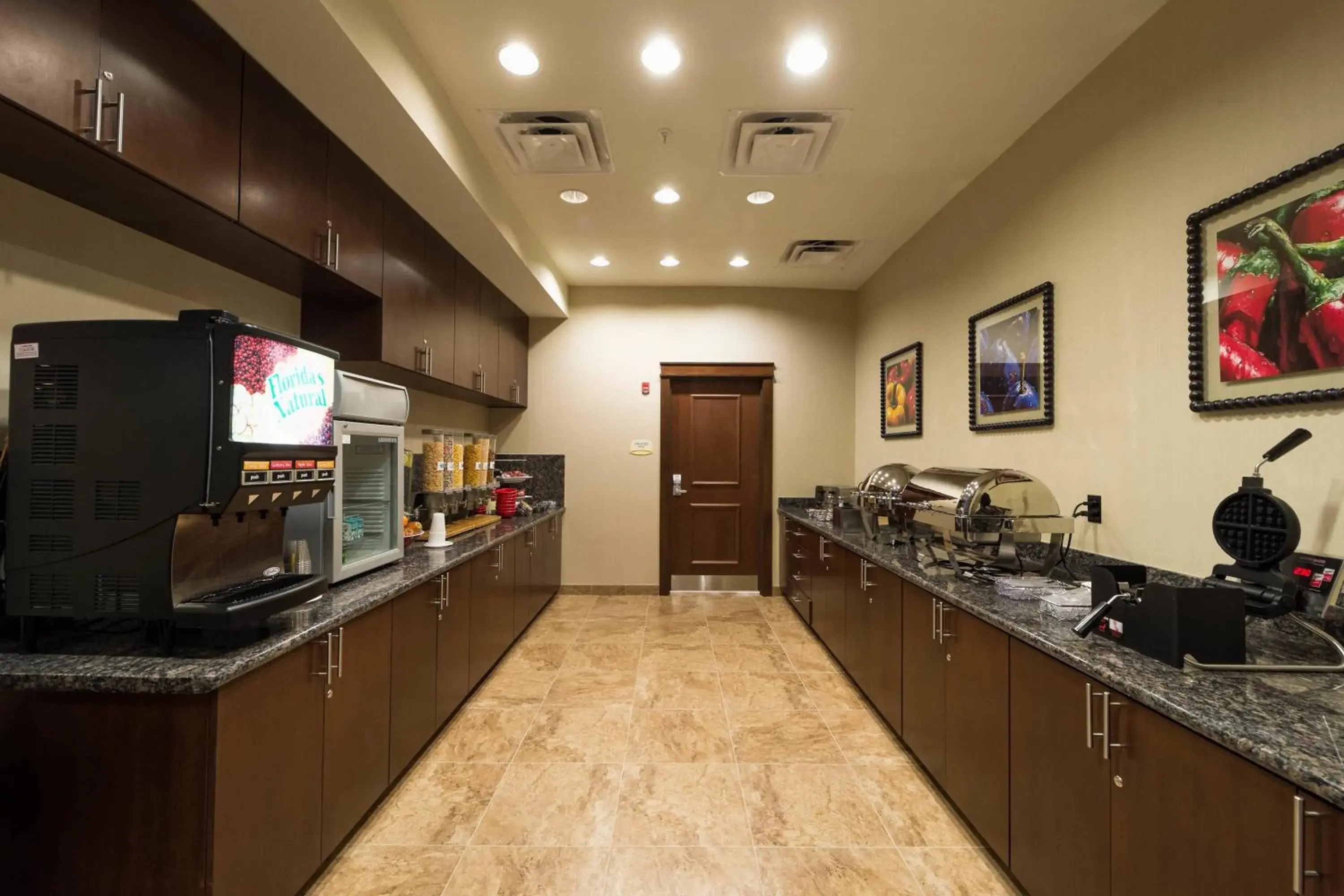 Breakfast, Kitchen/Kitchenette in TownePlace Suites by Marriott El Paso Airport