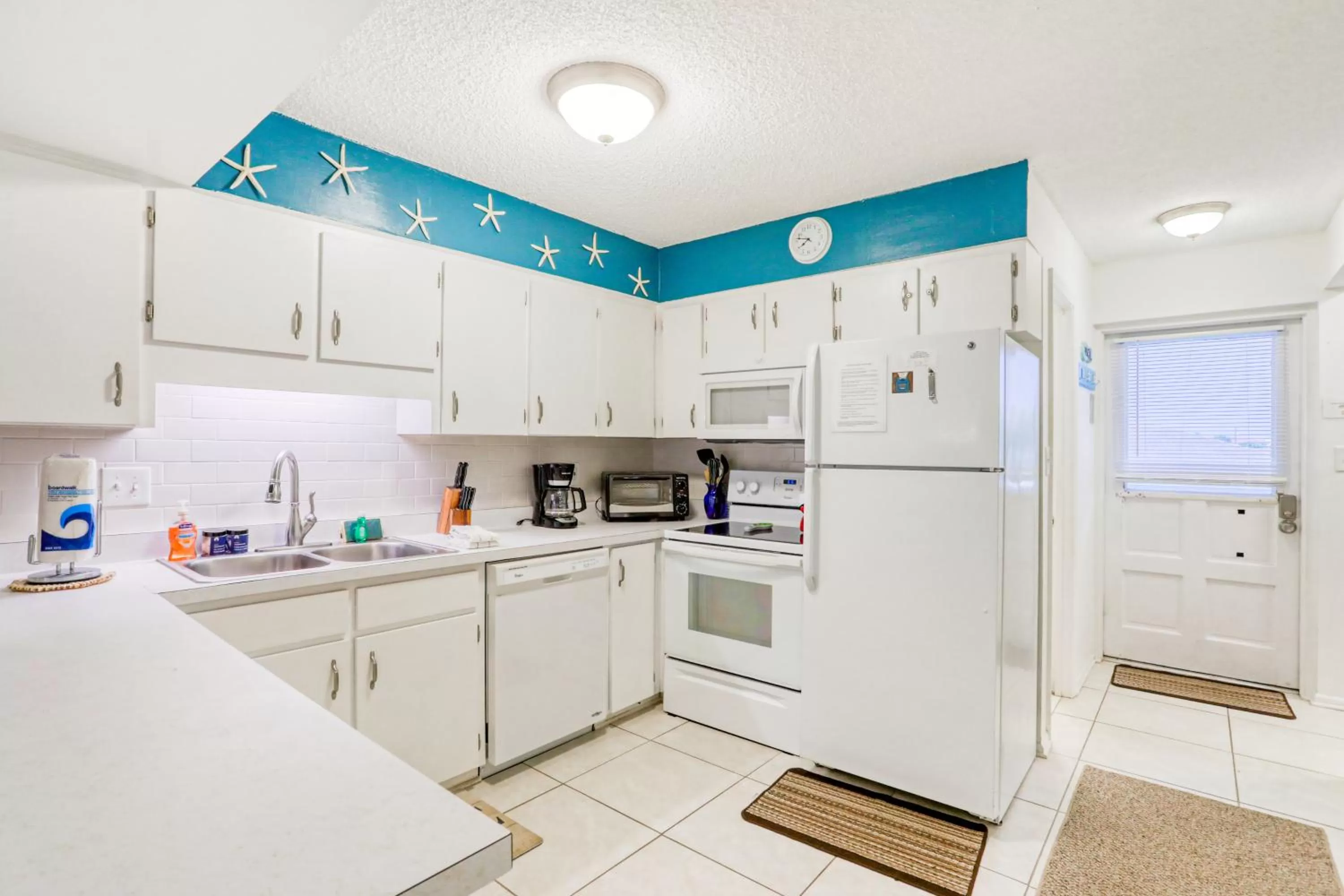 Kitchen/Kitchenette in Spanish Trace - 235