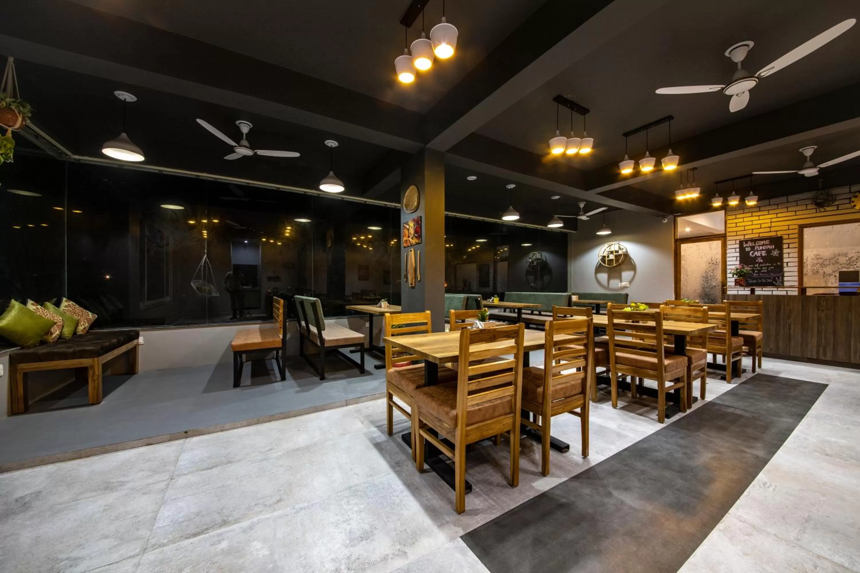 Restaurant/places to eat in Punyah Residency Rishikesh