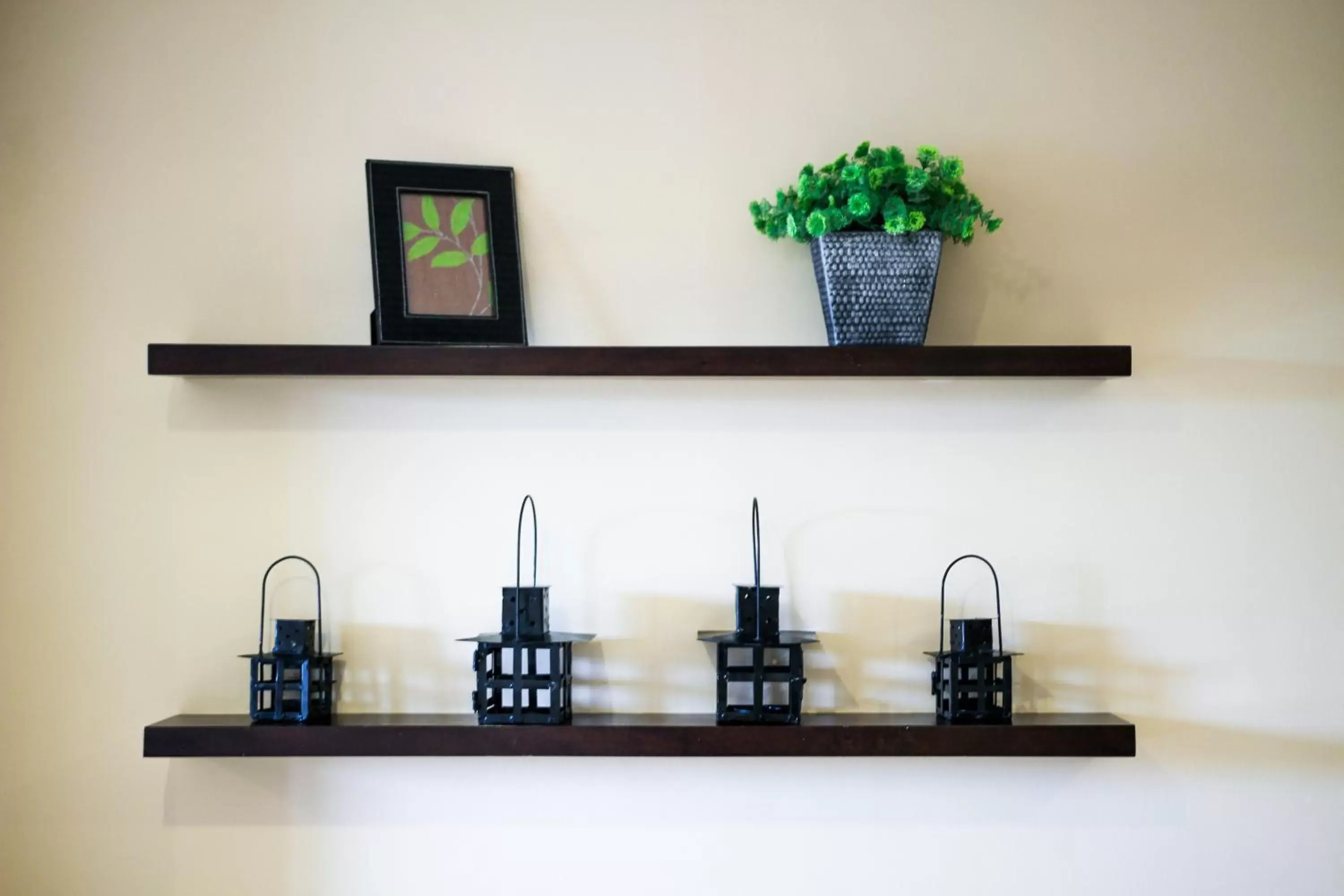 Decorative detail, TV/Entertainment Center in Crosswinds Resort Suites