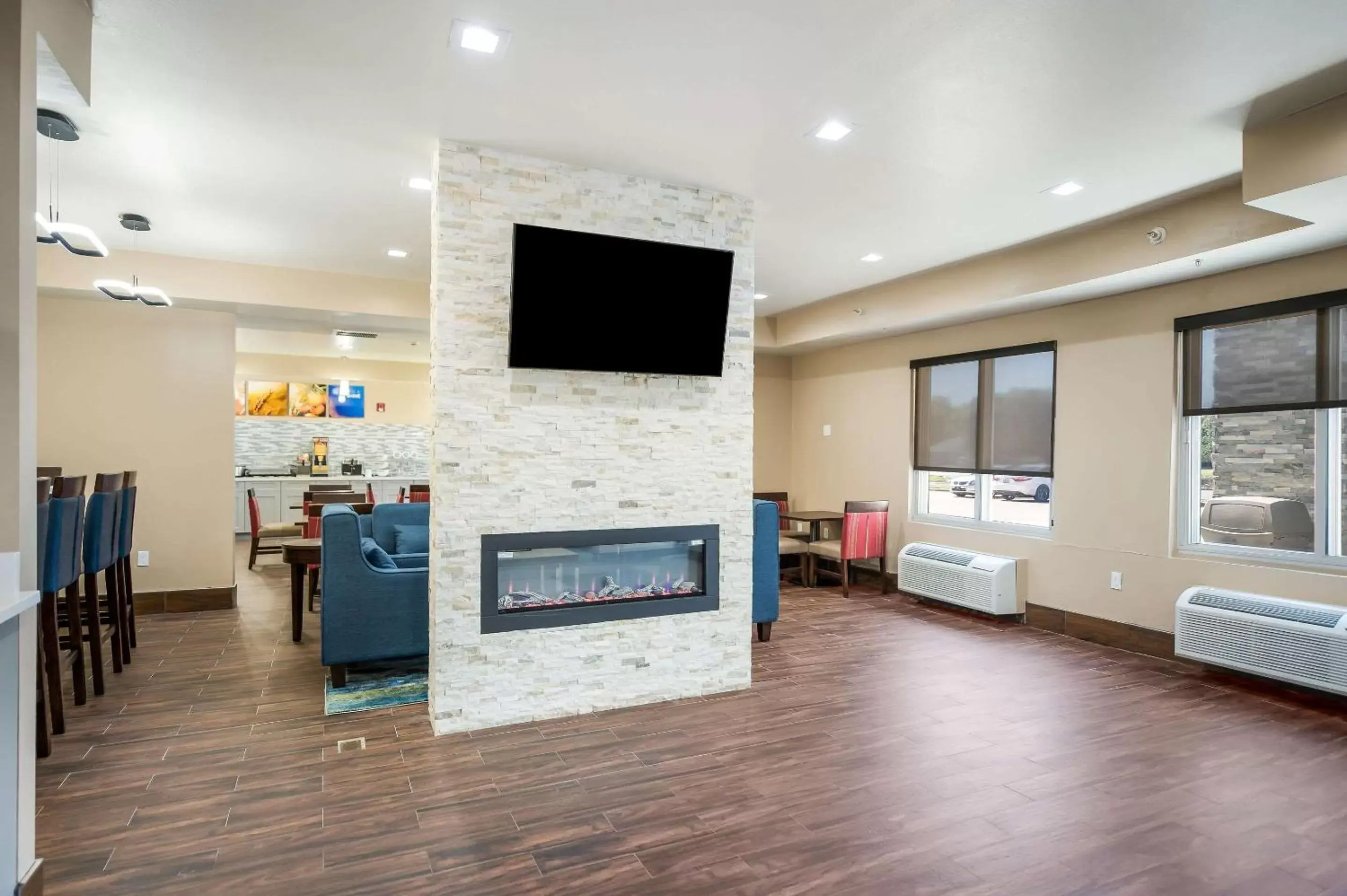 Lobby or reception, TV/Entertainment Center in Comfort Inn