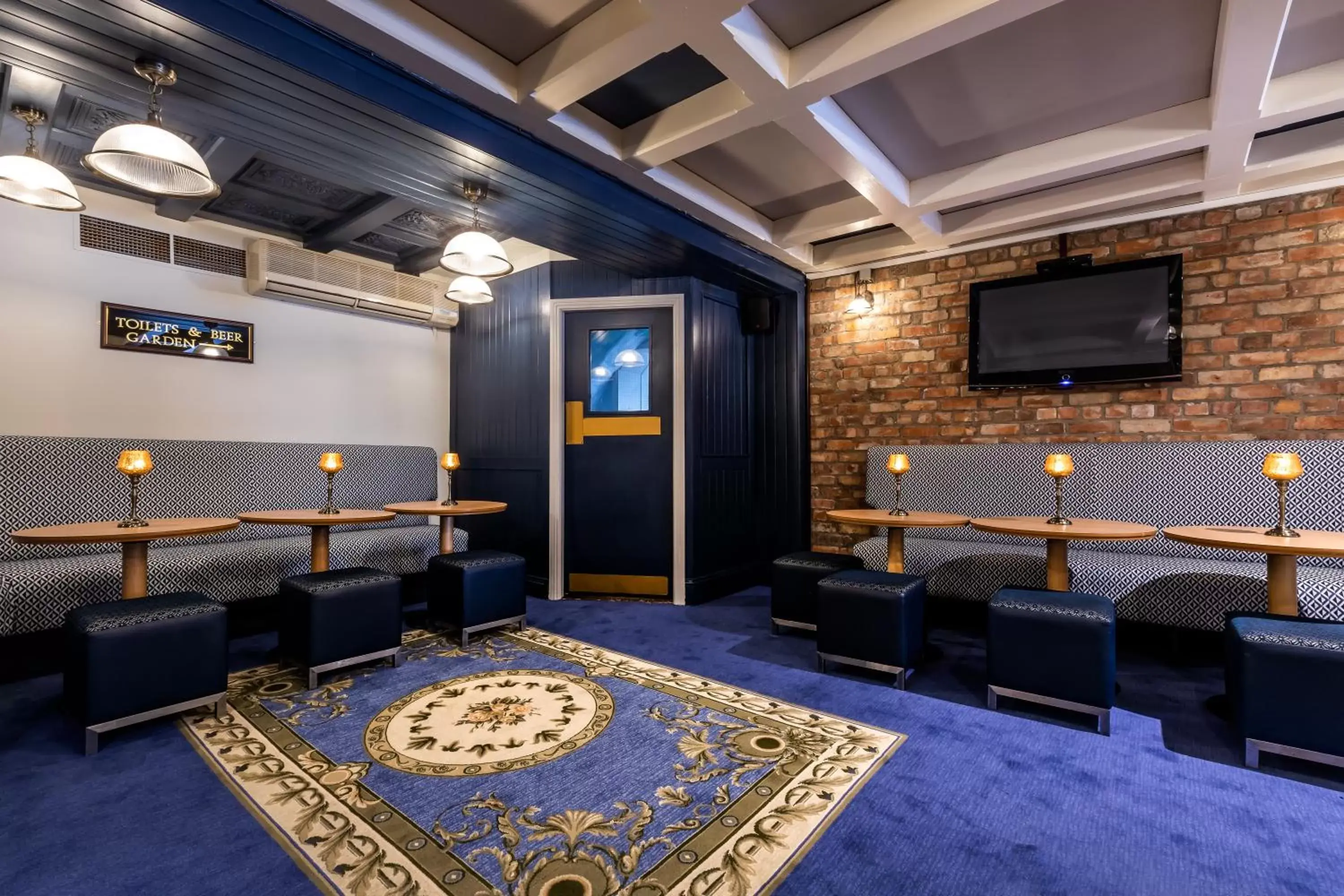 Lounge or bar, Seating Area in The Newgrange Hotel