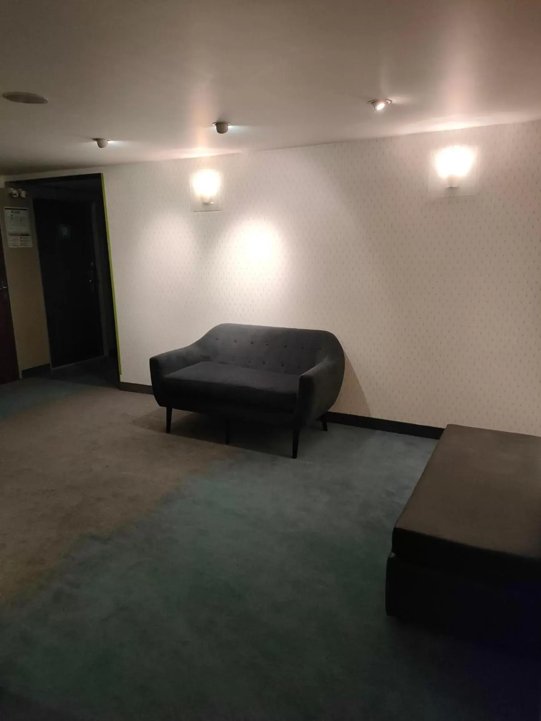 Lobby or reception, Bed in ibis Styles Bethune Bruay la Buissière