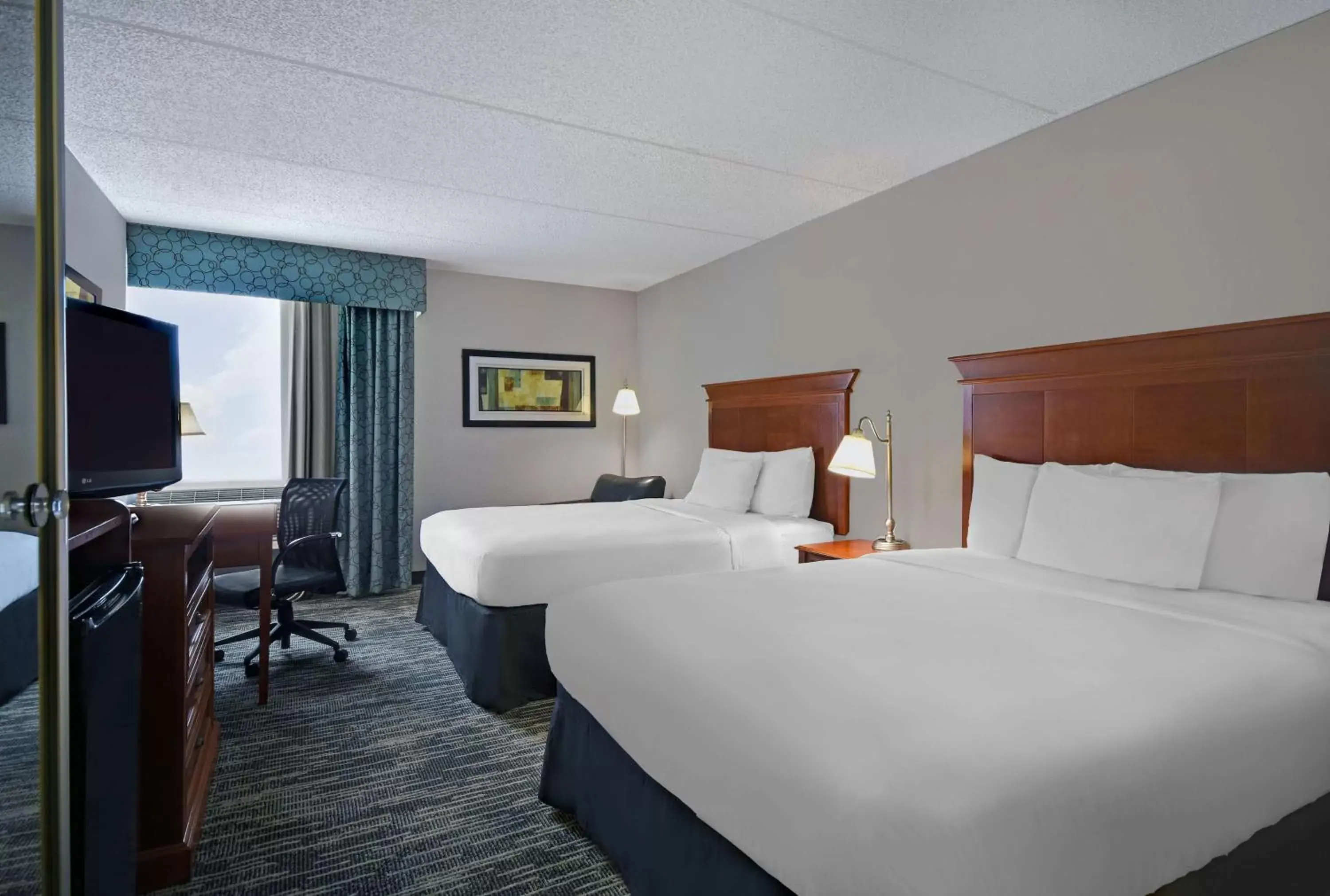 Photo of the whole room, Bed in Country Inn & Suites by Radisson, Rochester-University Area, NY