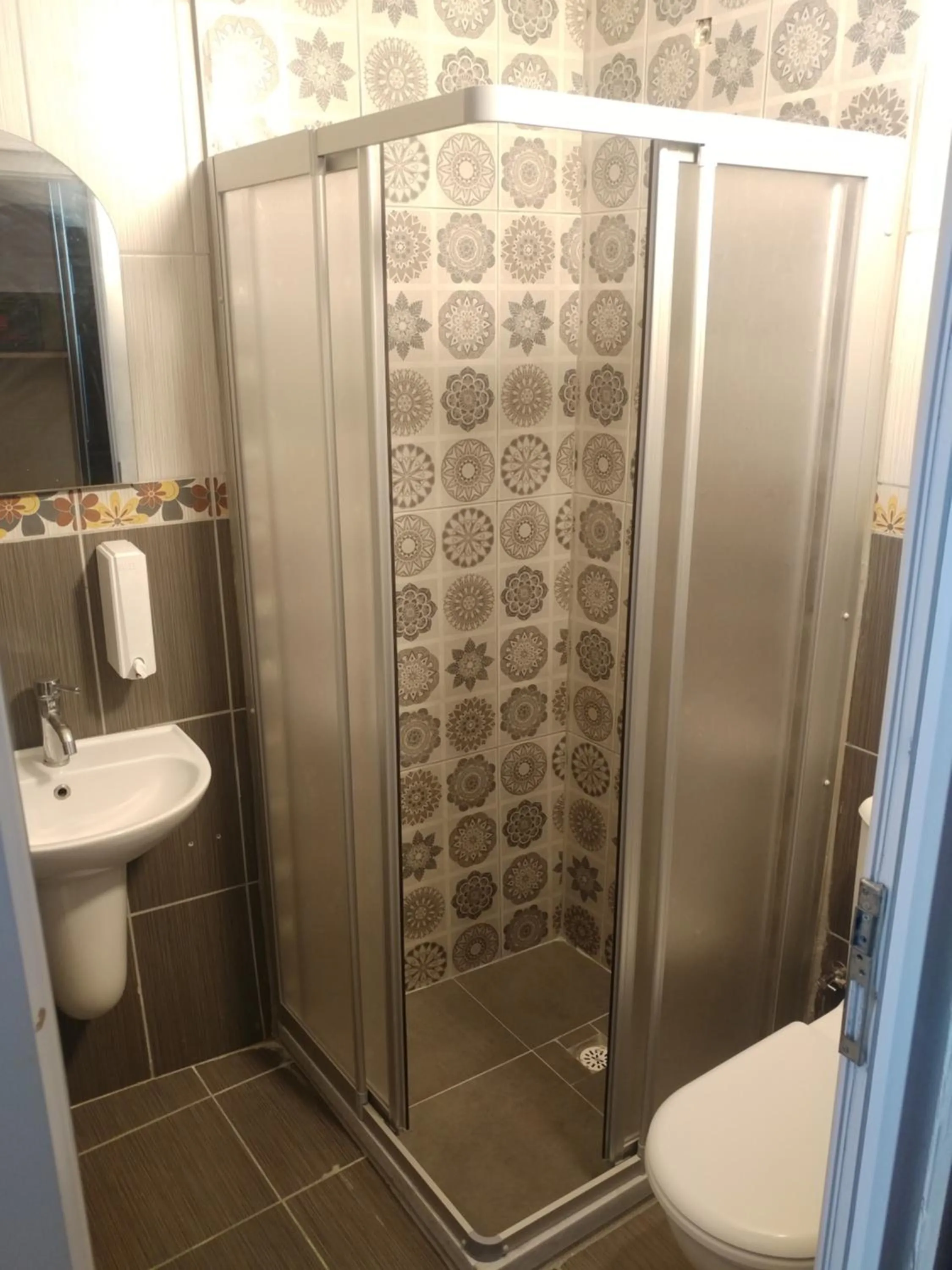 Toilet in Antique Hostel