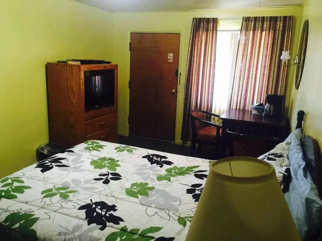 Photo of the whole room, Room Photo in Budget Inn Motel Chemult