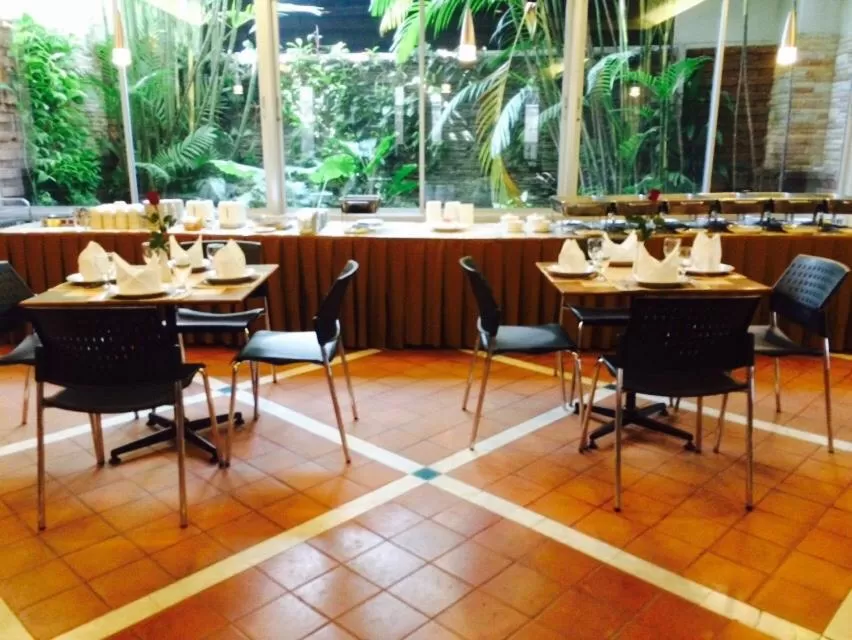 Restaurant/places to eat in Hatyai Golden Crown Hotel