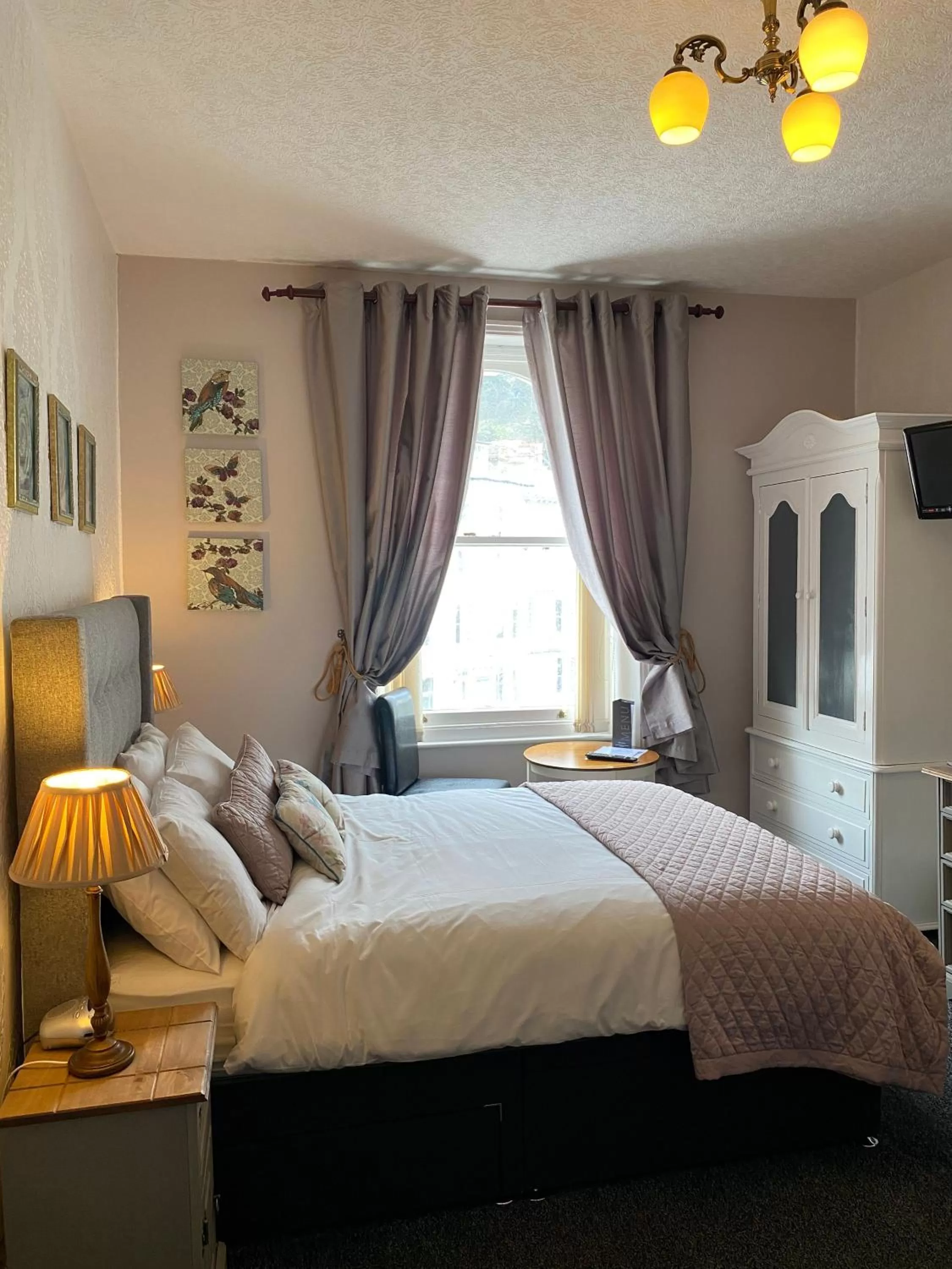 Bedroom, Bed in The Clovelly