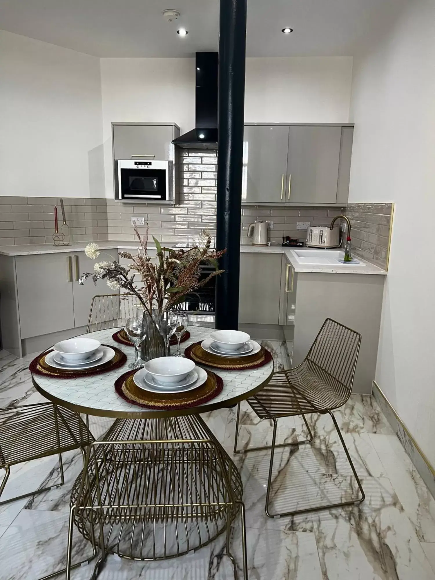 Kitchen/Kitchenette in Fletcher Apartments