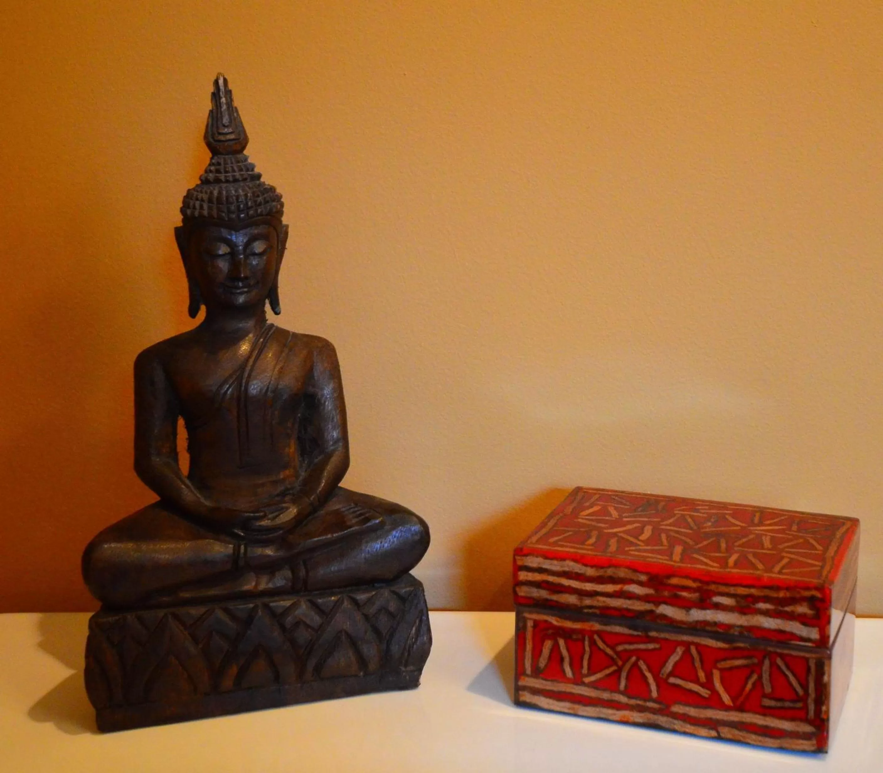 Decorative detail, Seating Area in Explorer House Bed & Breakfast