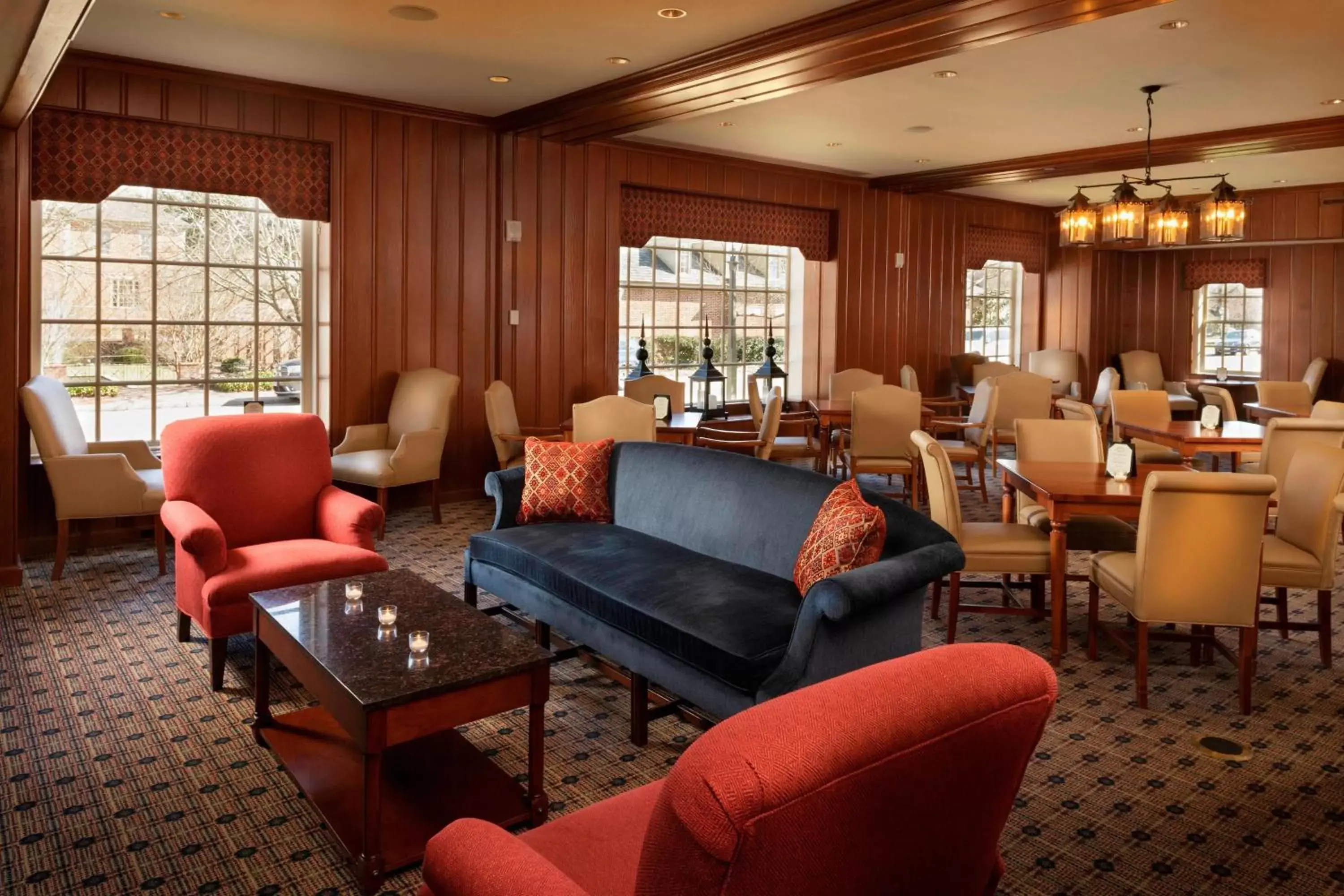 Restaurant/places to eat in Williamsburg Lodge, Autograph Collection