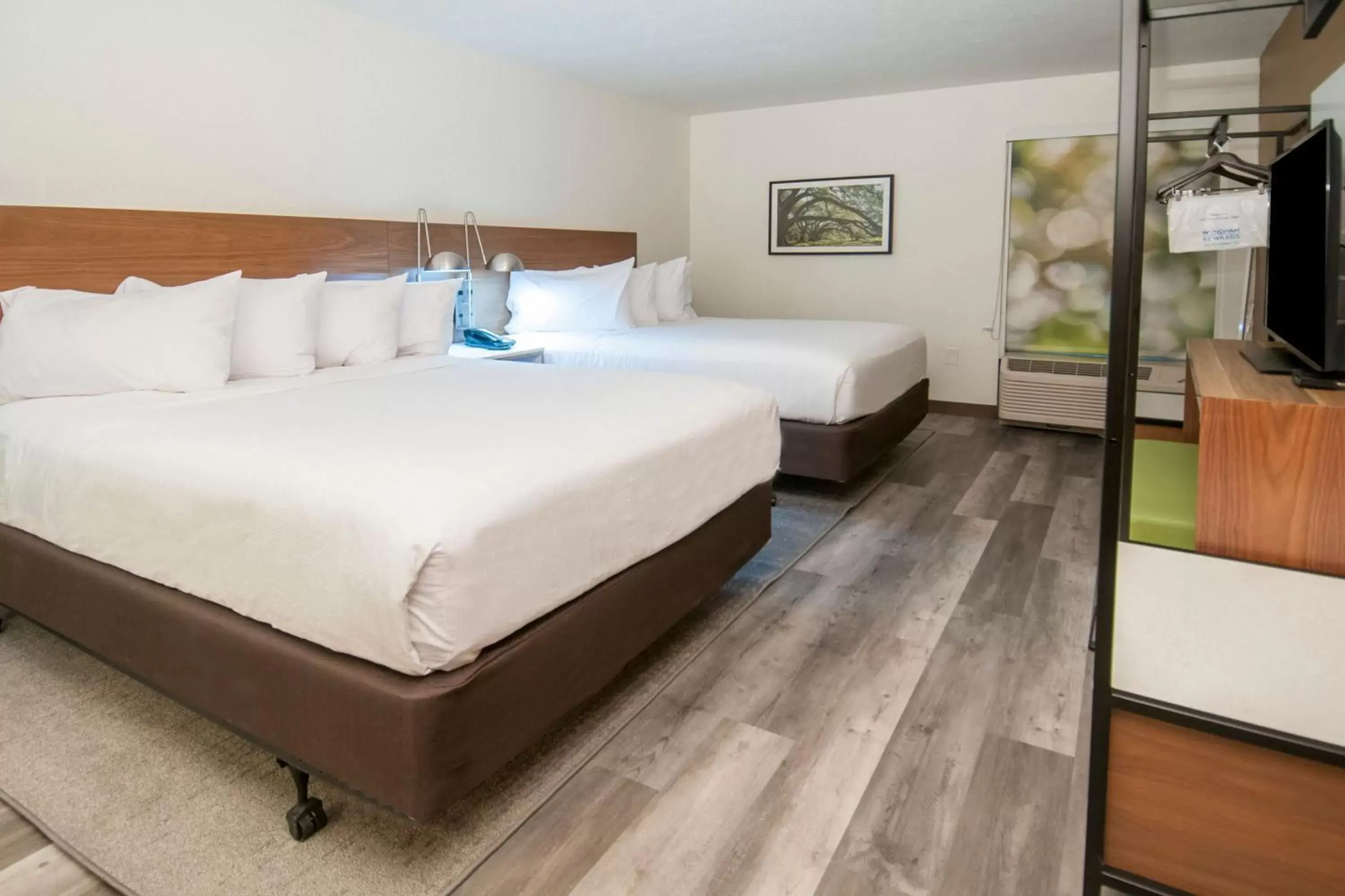 Bedroom, Bed in Avalon Hotel & Suites Alexandria