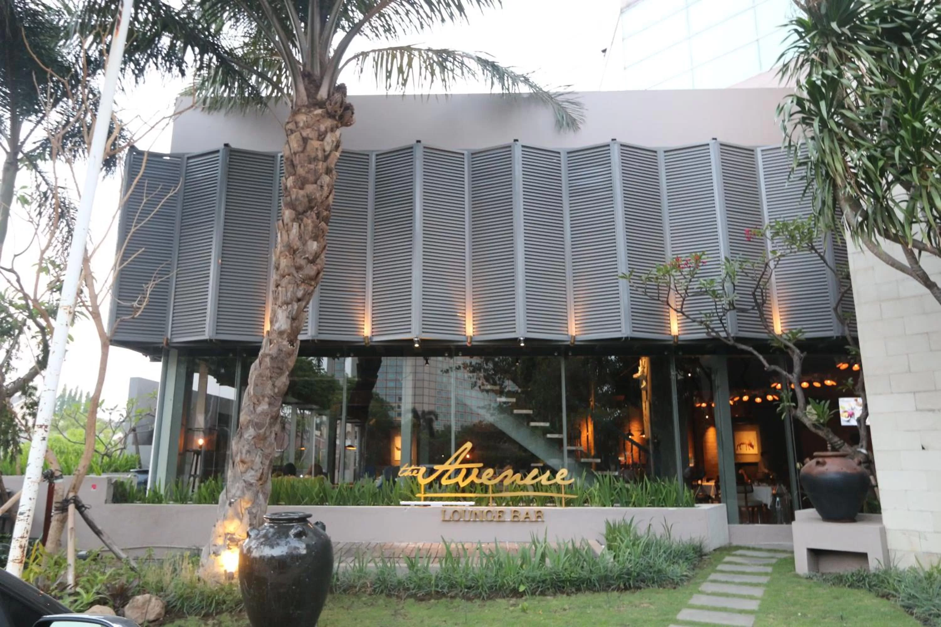 Nearby landmark in Java Paragon Hotel & Residences