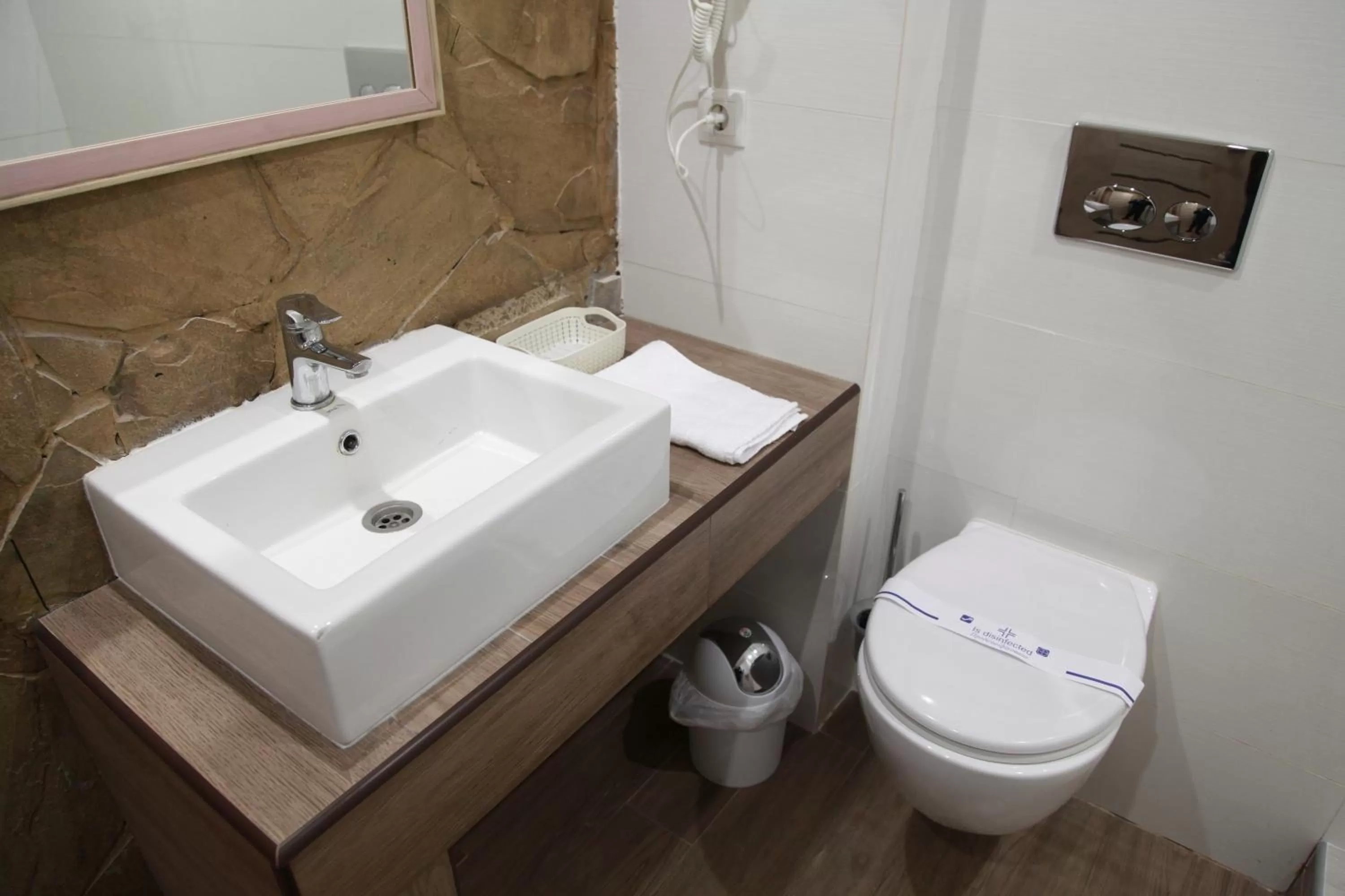 WINE & ROSE BOUTIQUE HOTEL