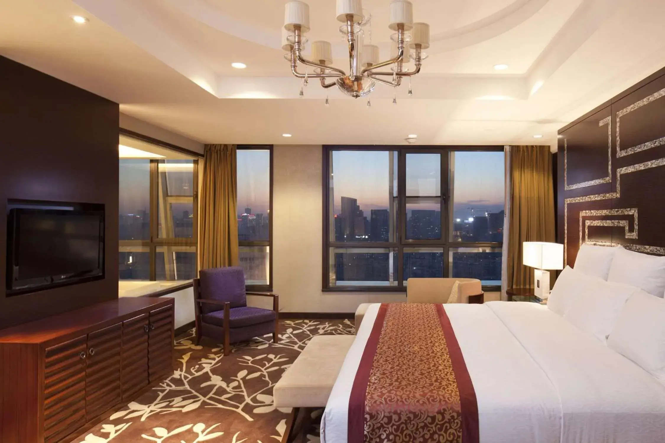 Bed in DoubleTree By Hilton Shenyang Hotel