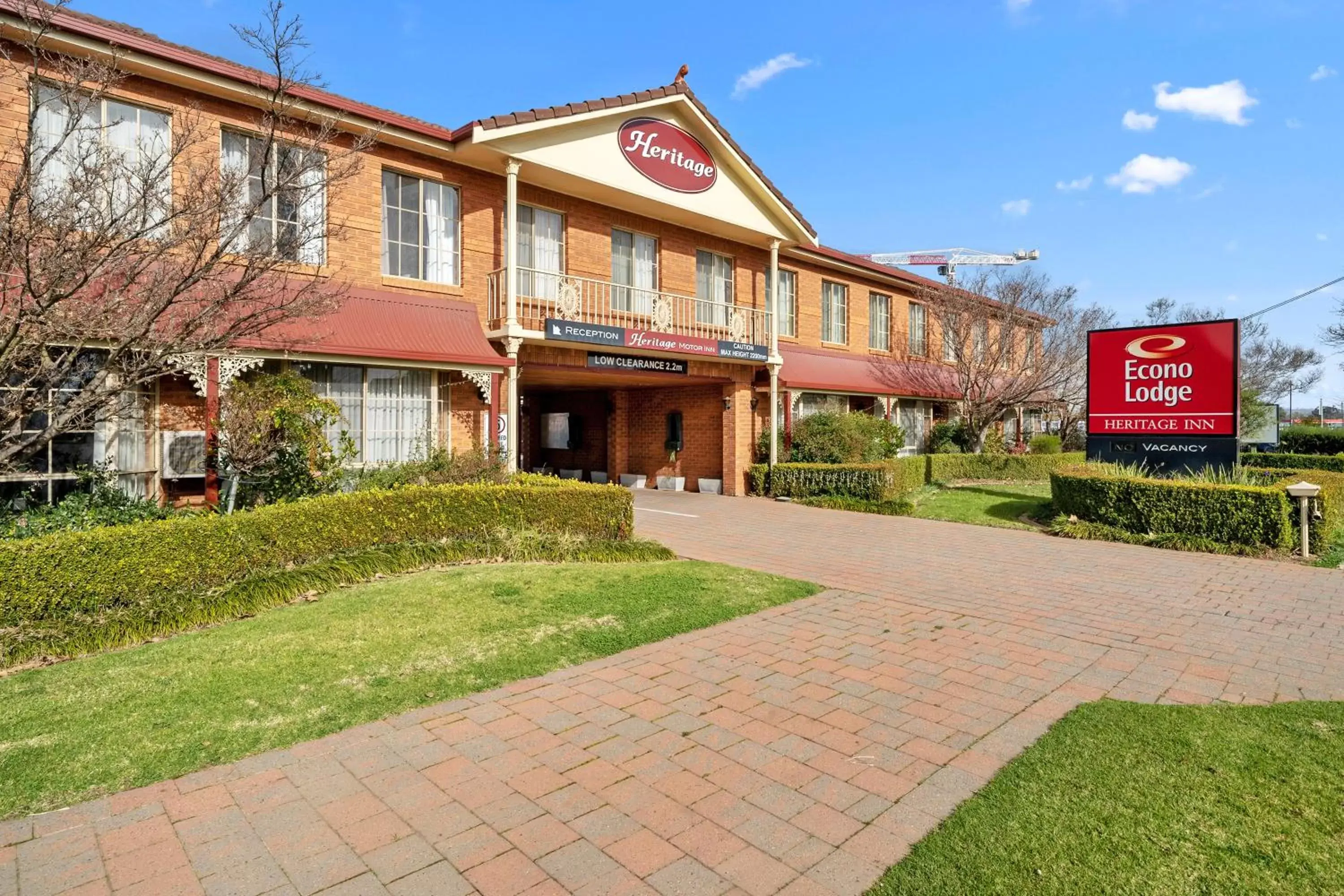 Facade/entrance, Property Building in Comfort Inn Heritage Wagga