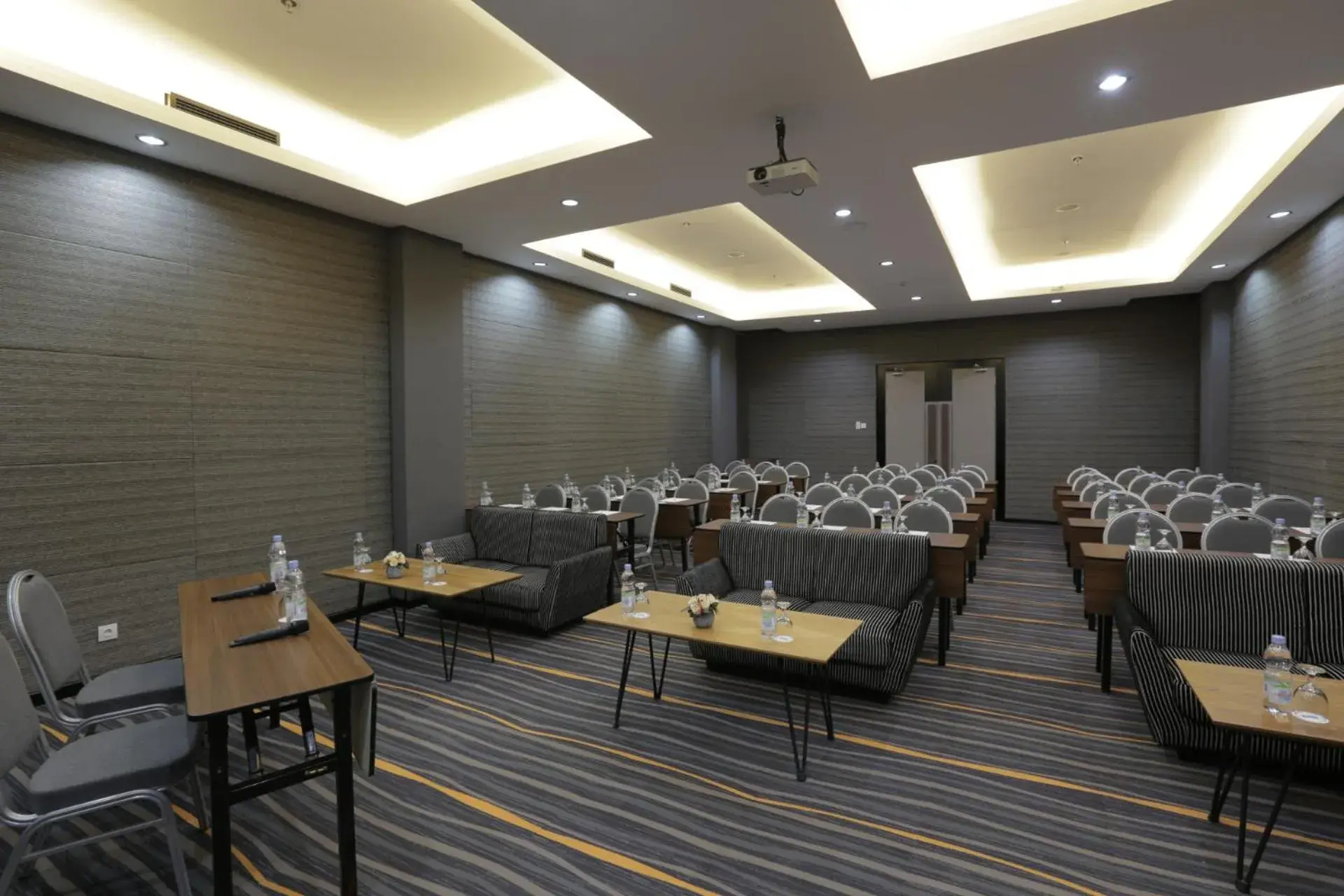 Meeting/conference room, Restaurant/Places to Eat in KYRIAD HOTEL MURAYA ACEH