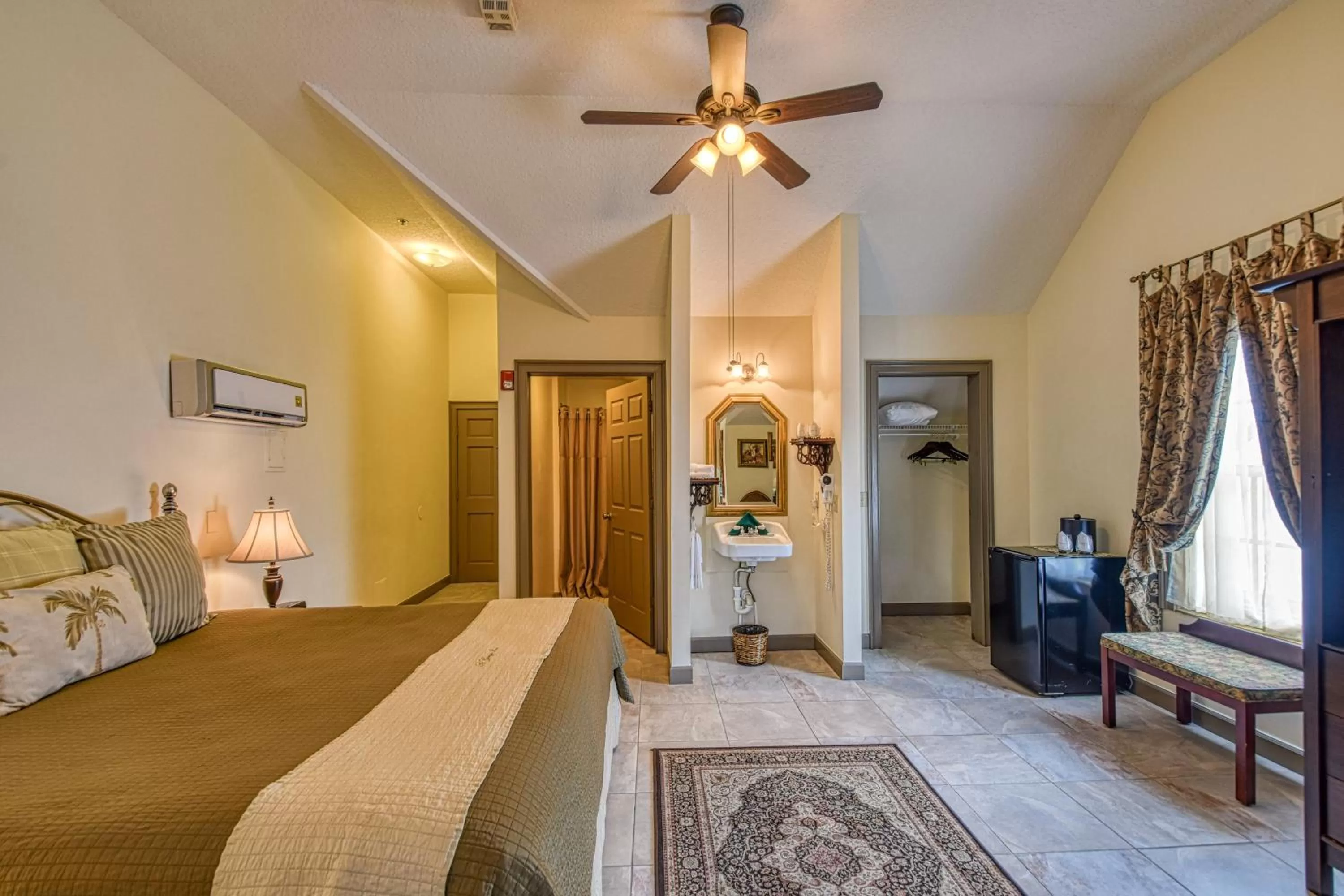 Bedroom, Bed in St George Inn - Saint Augustine