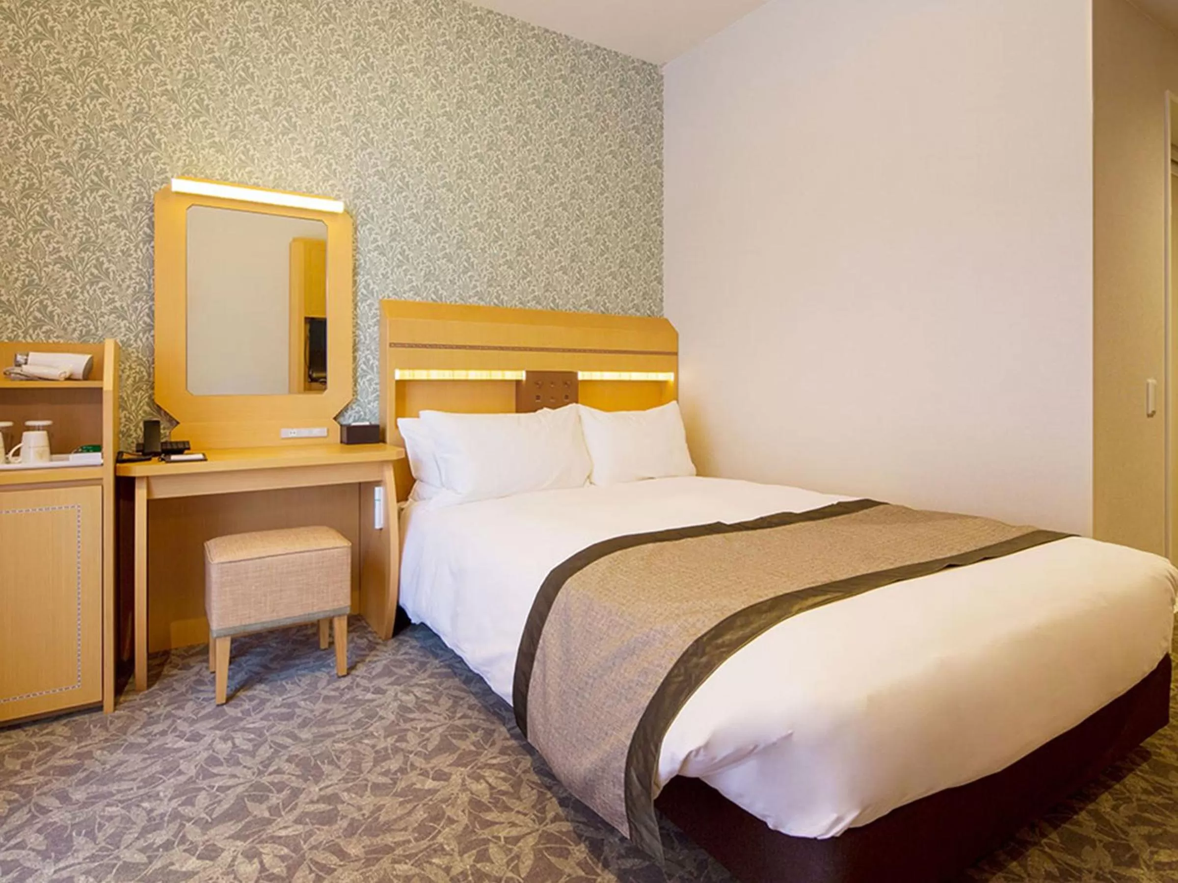 Photo of the whole room, Bed in Hotel Monterey Kobe