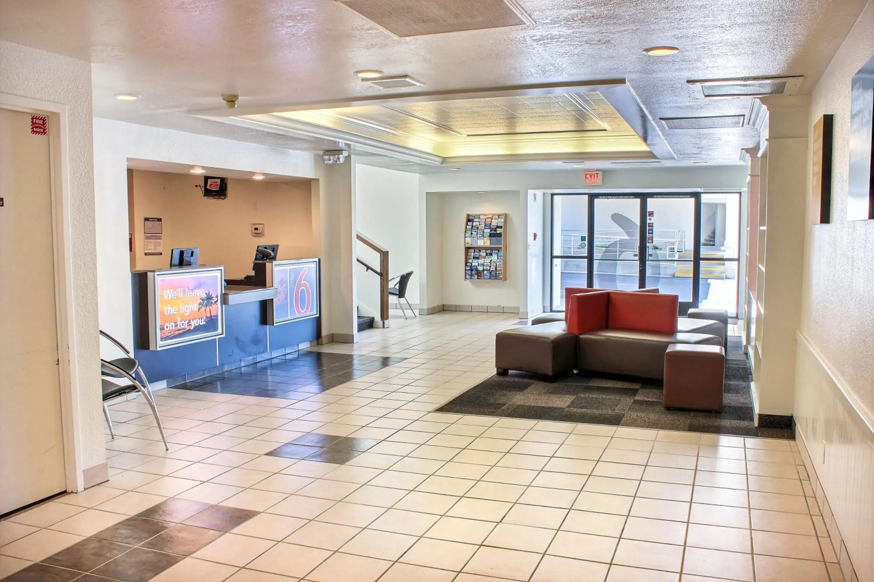 Lobby or reception, Lobby/Reception in Motel 6-San Simeon, CA - Hearst Castle Area