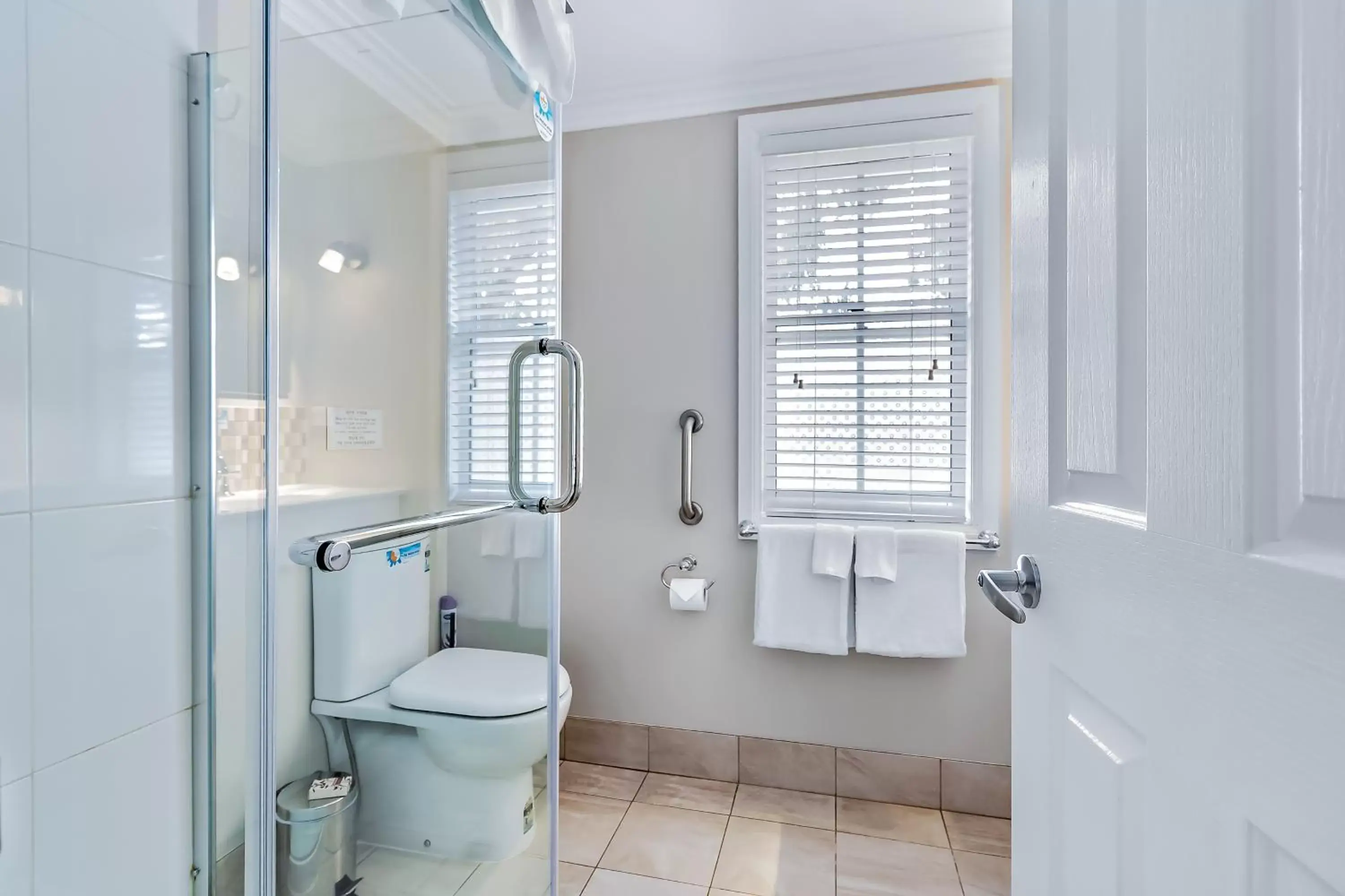 Shower, Bathroom in Diamondvale Estate Stanthorpe