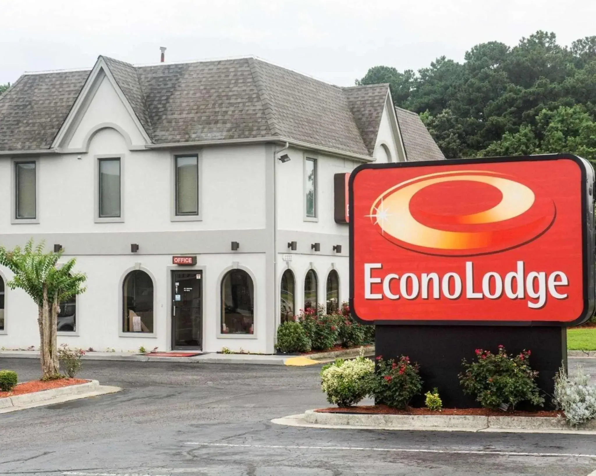 Property building in Econo Lodge Chesapeake Route 13 and I-464