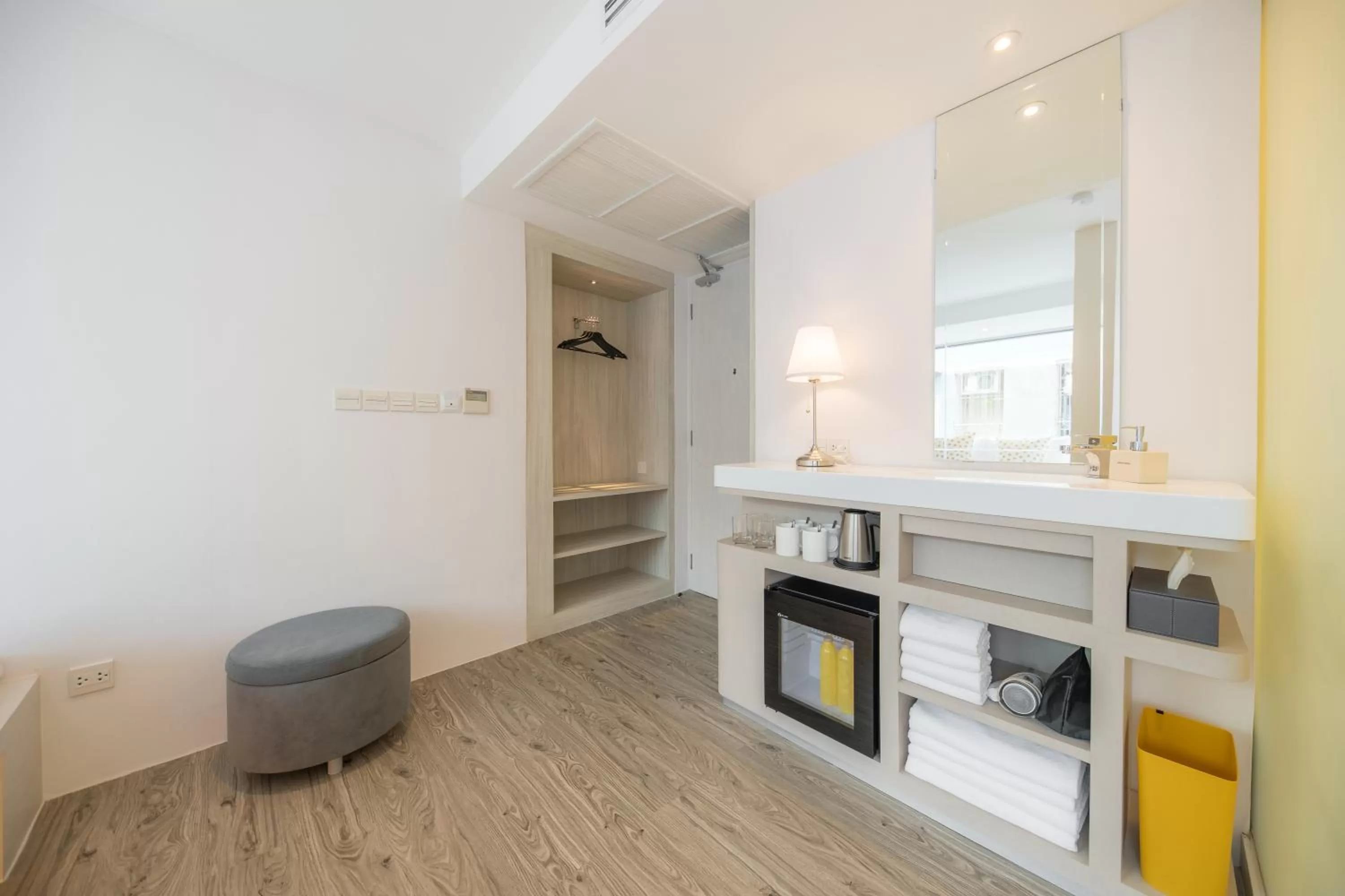 Decorative detail in Yello Rooms Hotel Victory Monument