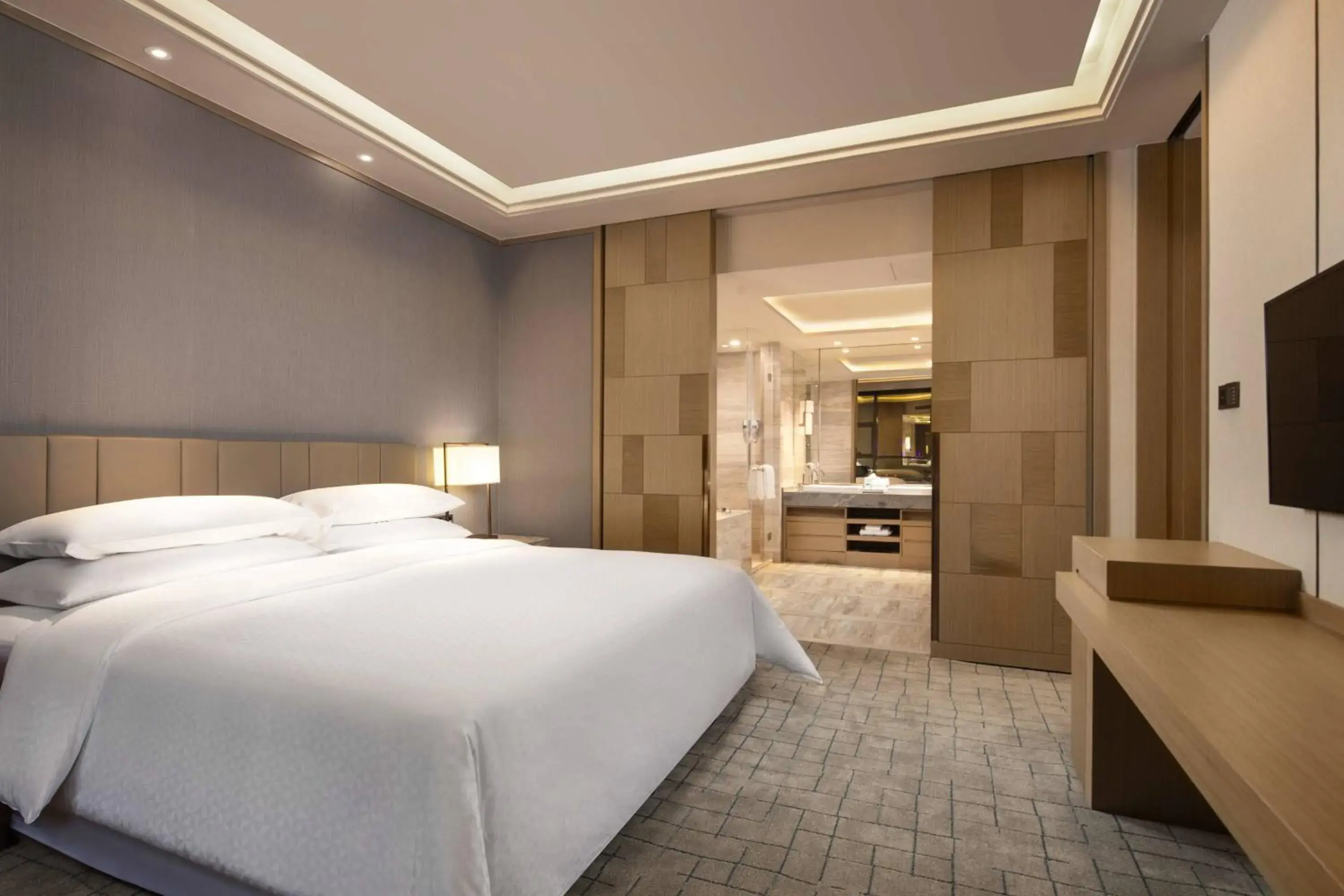 Photo of the whole room, Bed in Four Points by Sheraton Hefei, Baohe