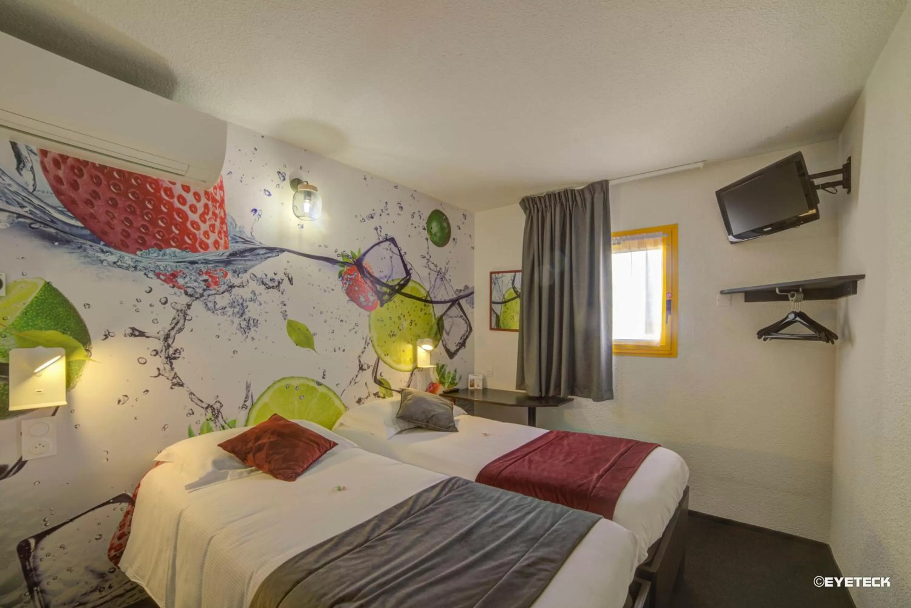 Bed in Hôtel The Originals Access, Bourges Nord Saint-Doulchard