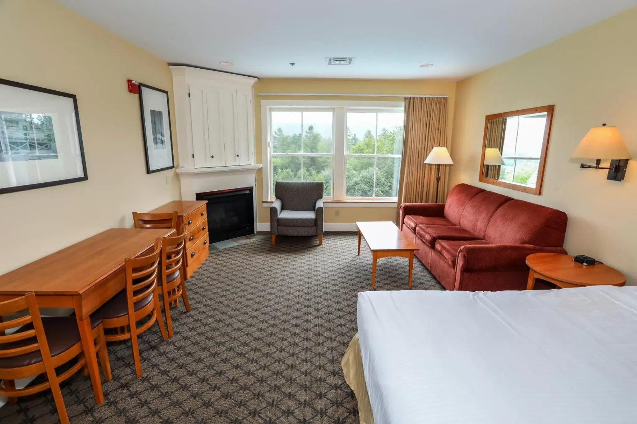 Living room, Bed in Jackson Gore Village on Okemo Mountain Living room, Bed in Jackson Gore Village on Okemo Mountain