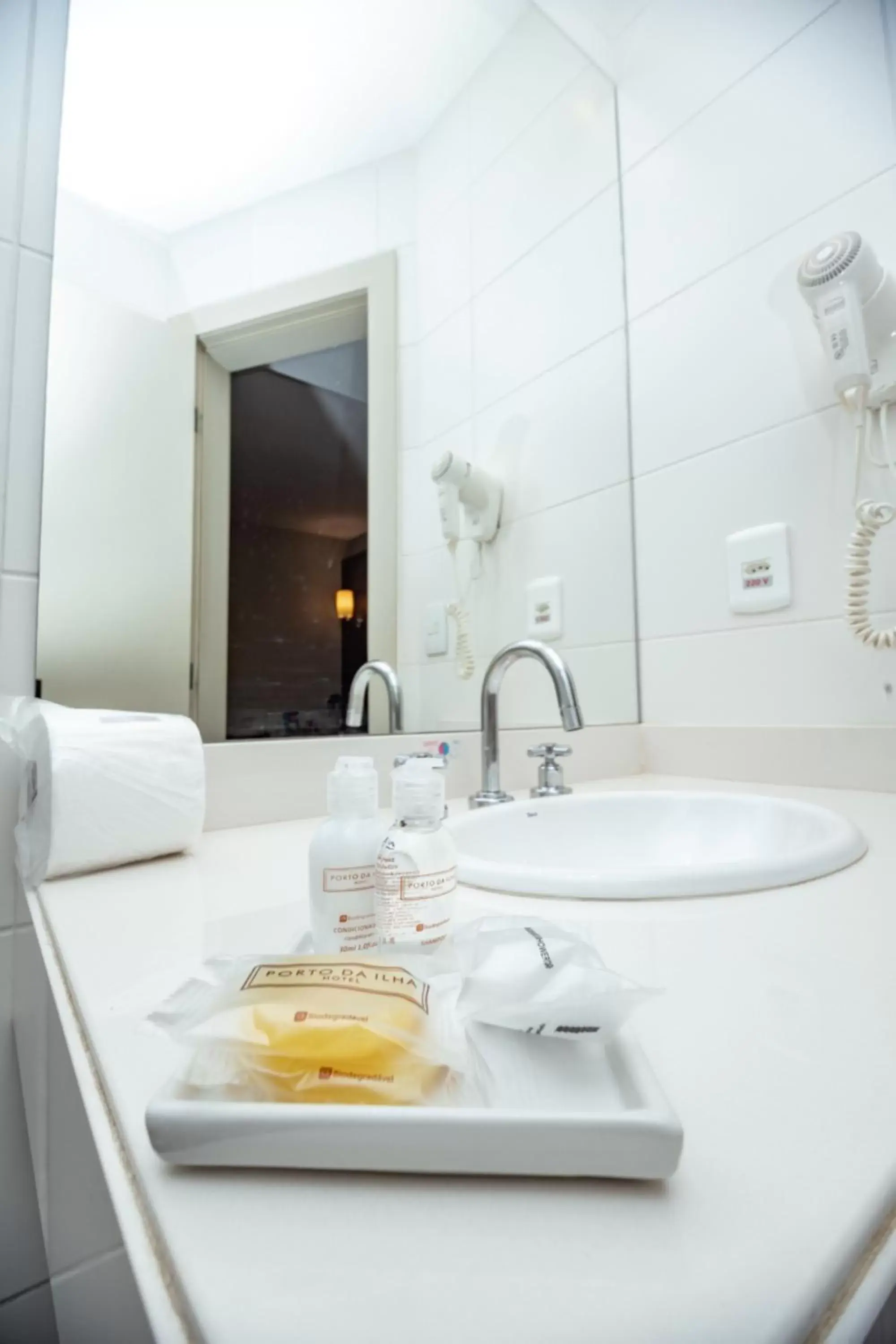 Bathroom in Porto da Ilha Hotel