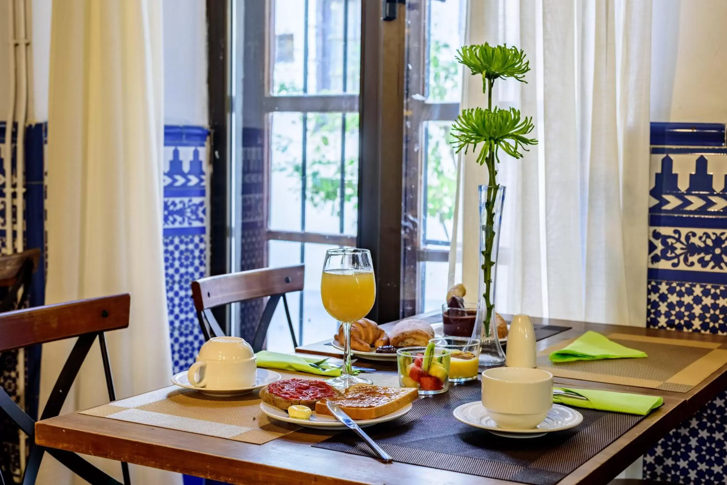 Buffet breakfast in Palacio de Santa Inés