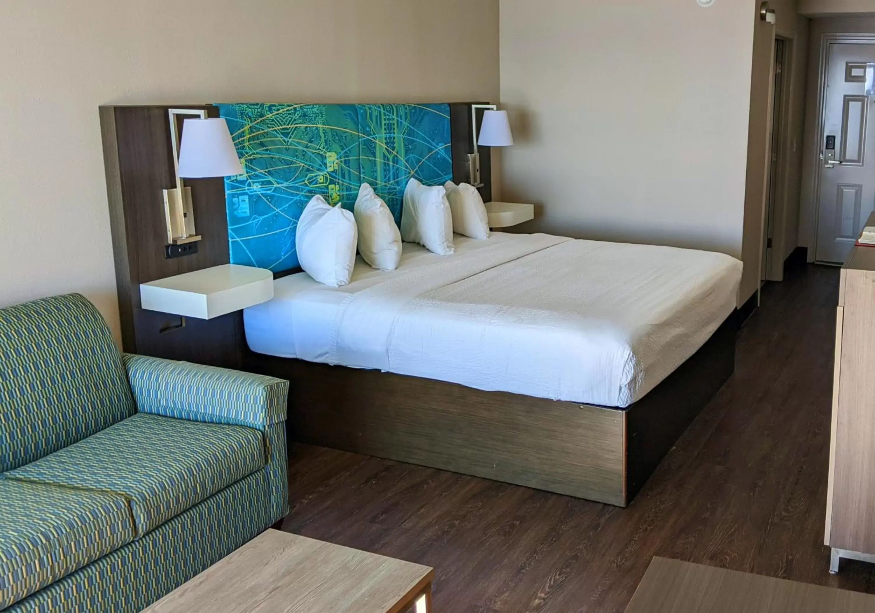 Bed in Tropical Seas Hotel