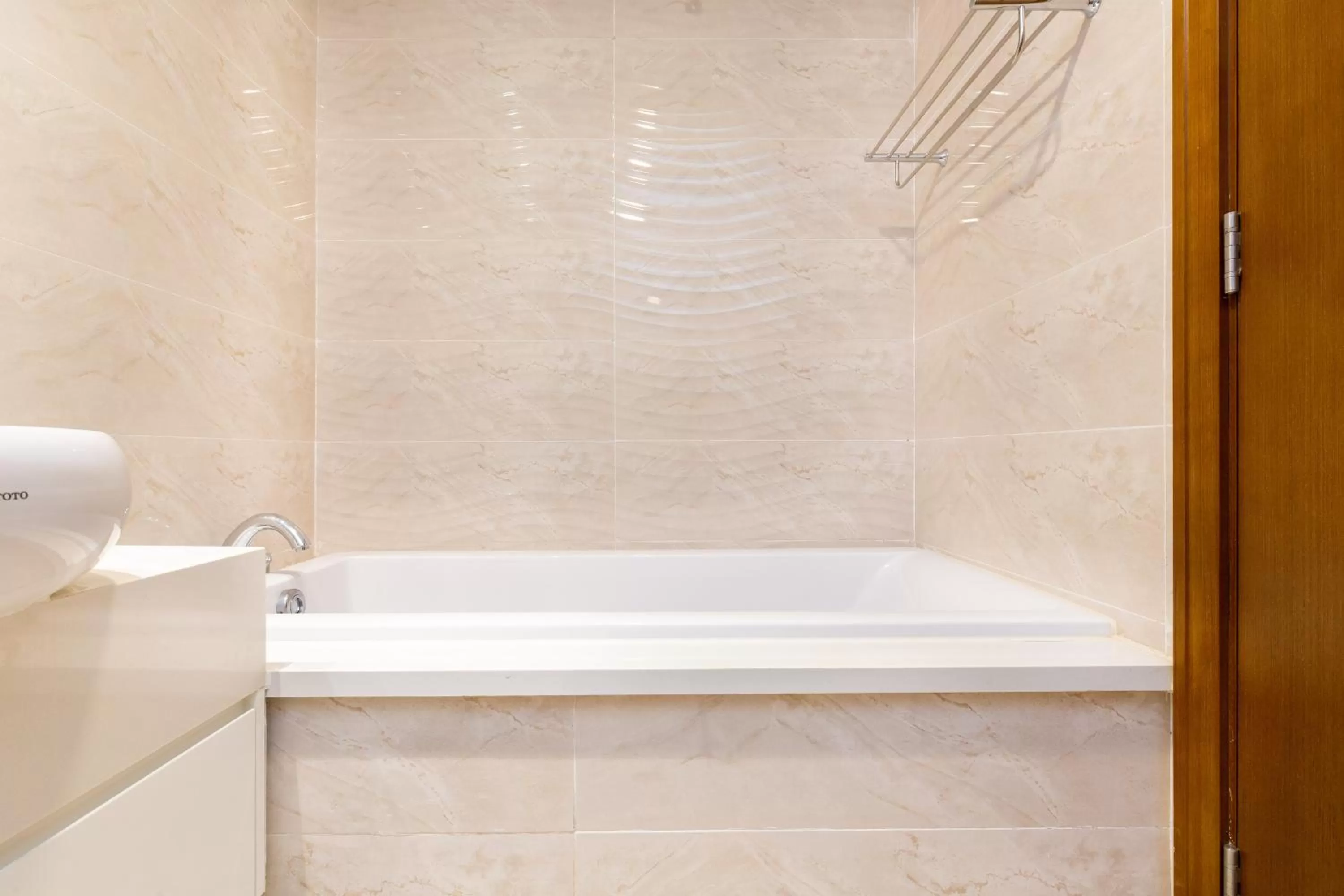 Shower, Bathroom in Vinhomes Central Park-Nice Homes