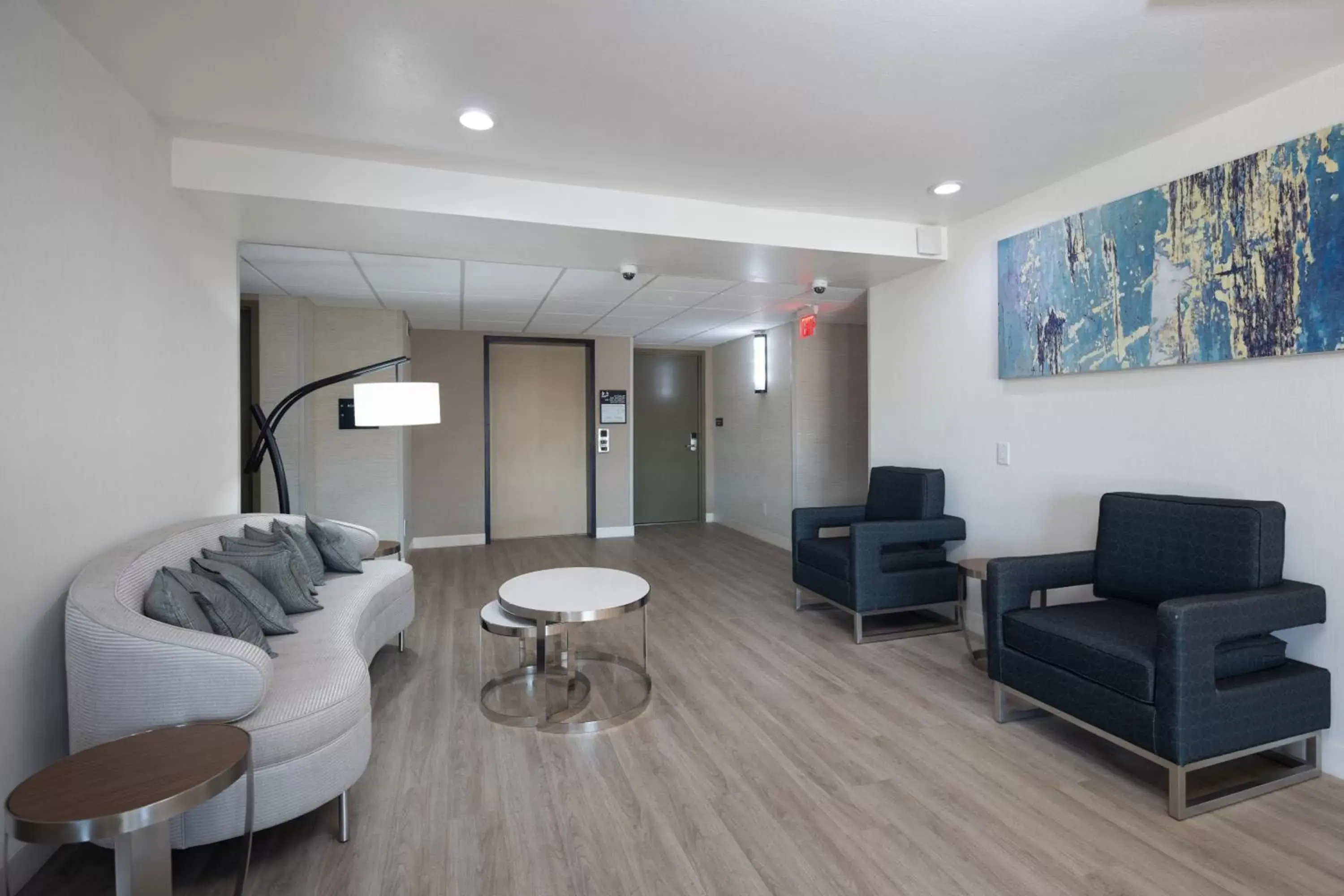 Lobby or reception, Seating Area in SureStay Plus Hotel by Best Western Hayward