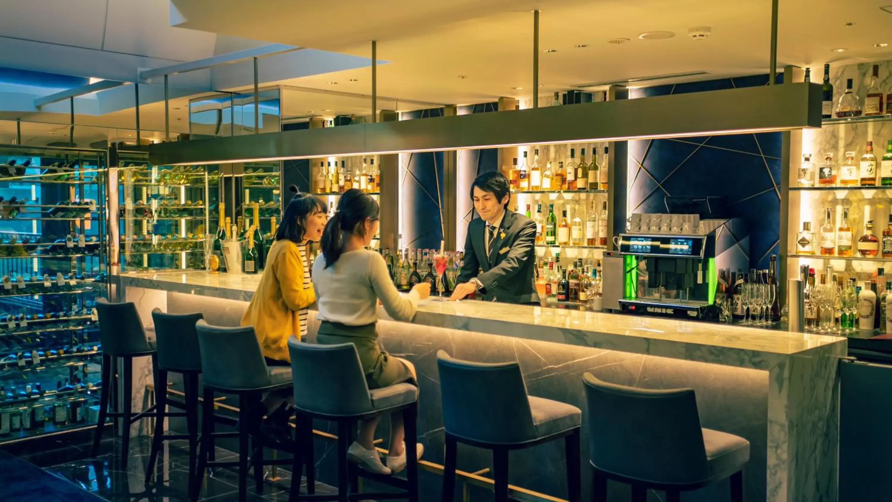 Restaurant/places to eat, Lounge/Bar in Cross Hotel Osaka