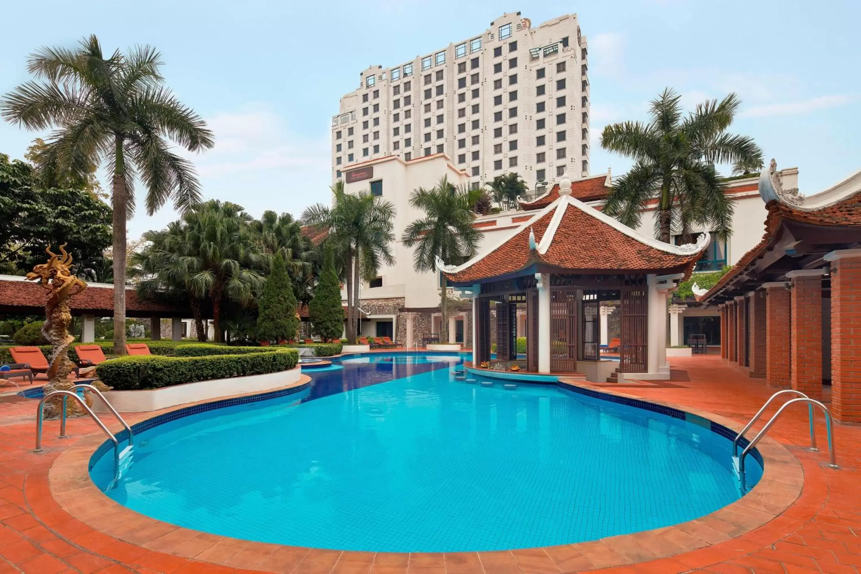 Swimming Pool in Sheraton Hanoi Hotel