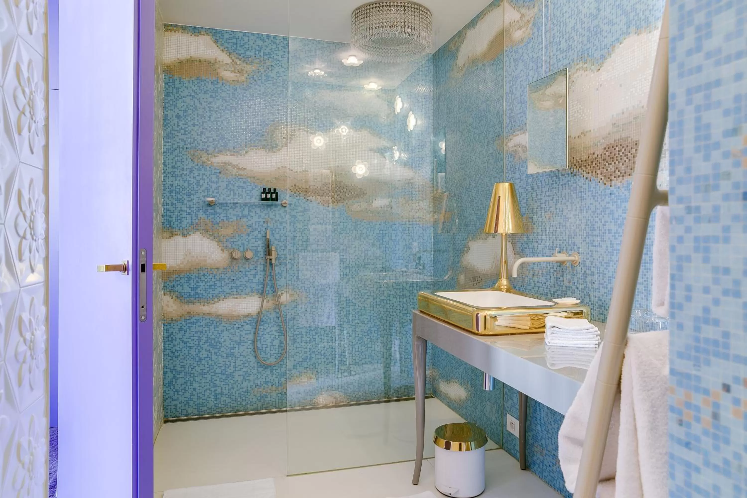 Shower in Hotel De Witte Lelie -Small Luxury Hotels of the World