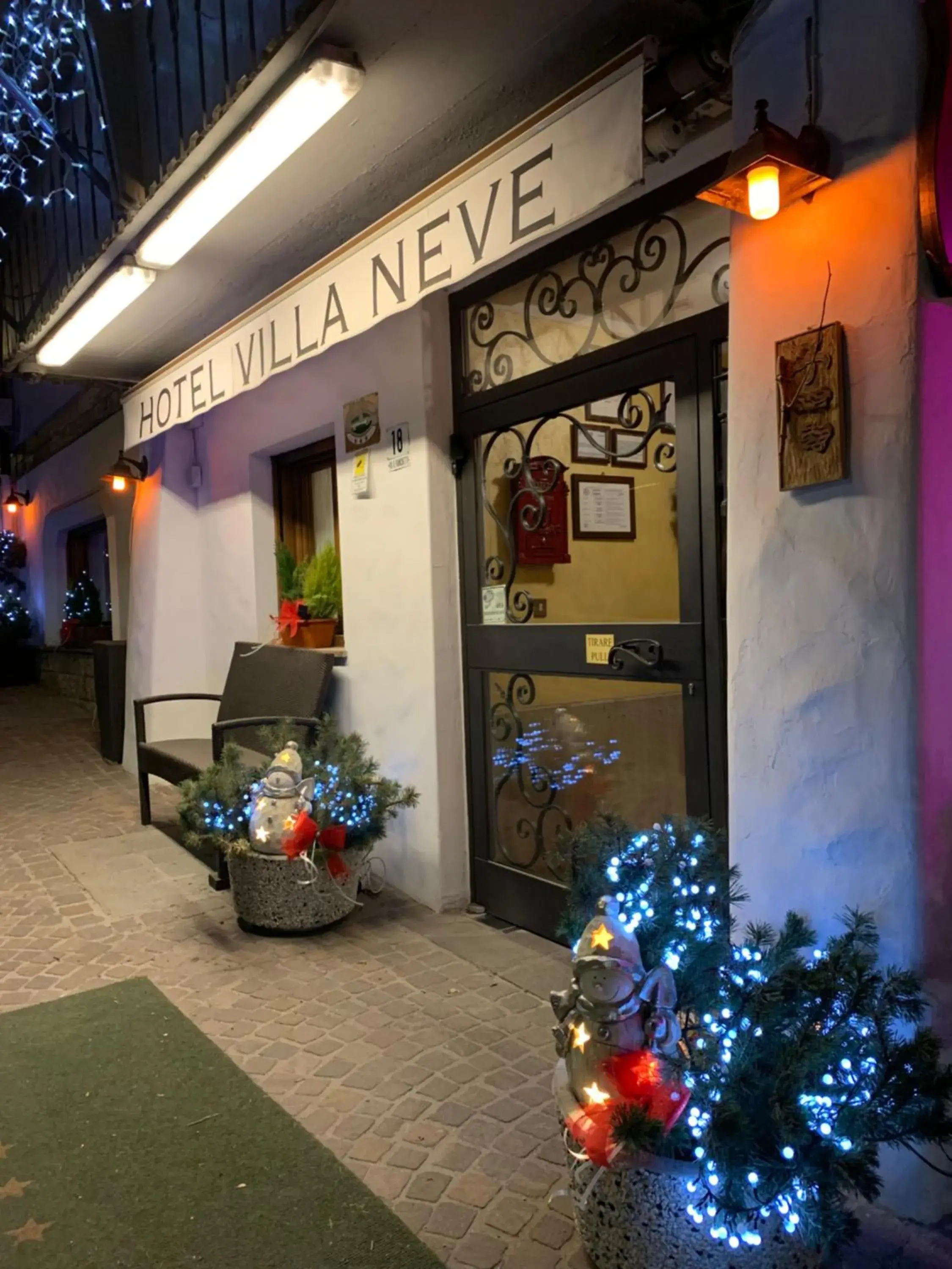 Facade/entrance in Meuble Villa Neve