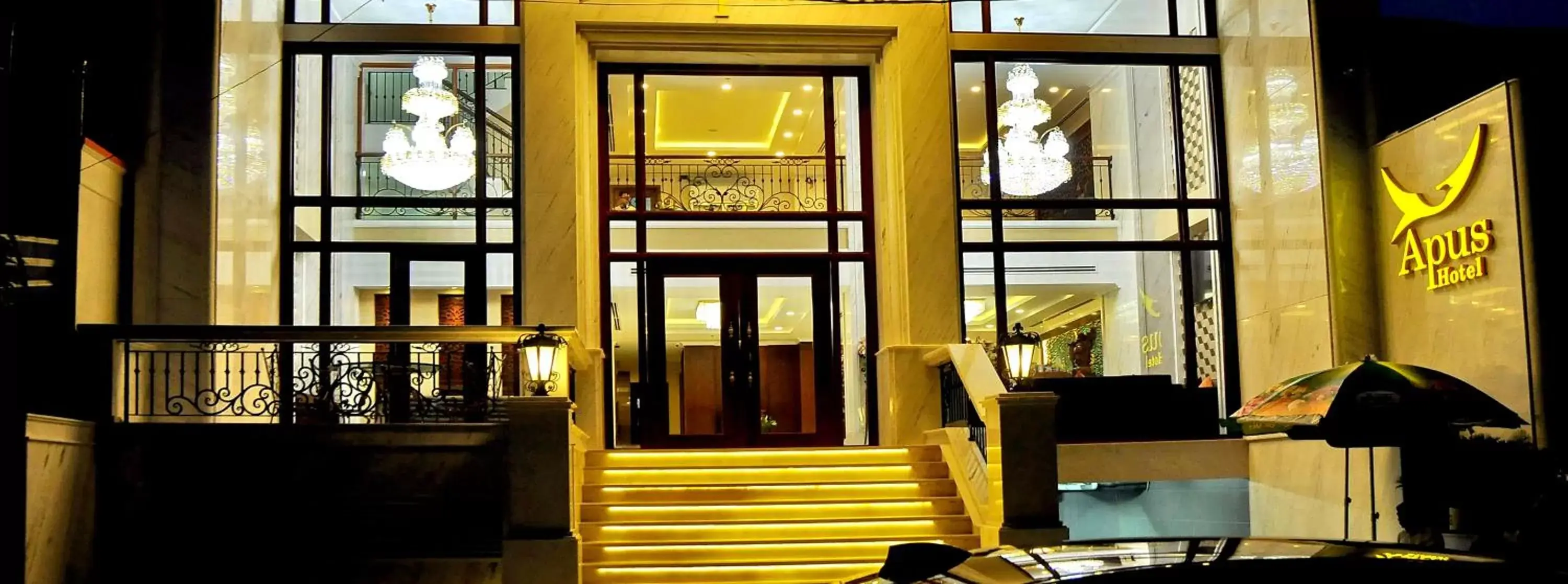 Facade/Entrance in Apus Hotel