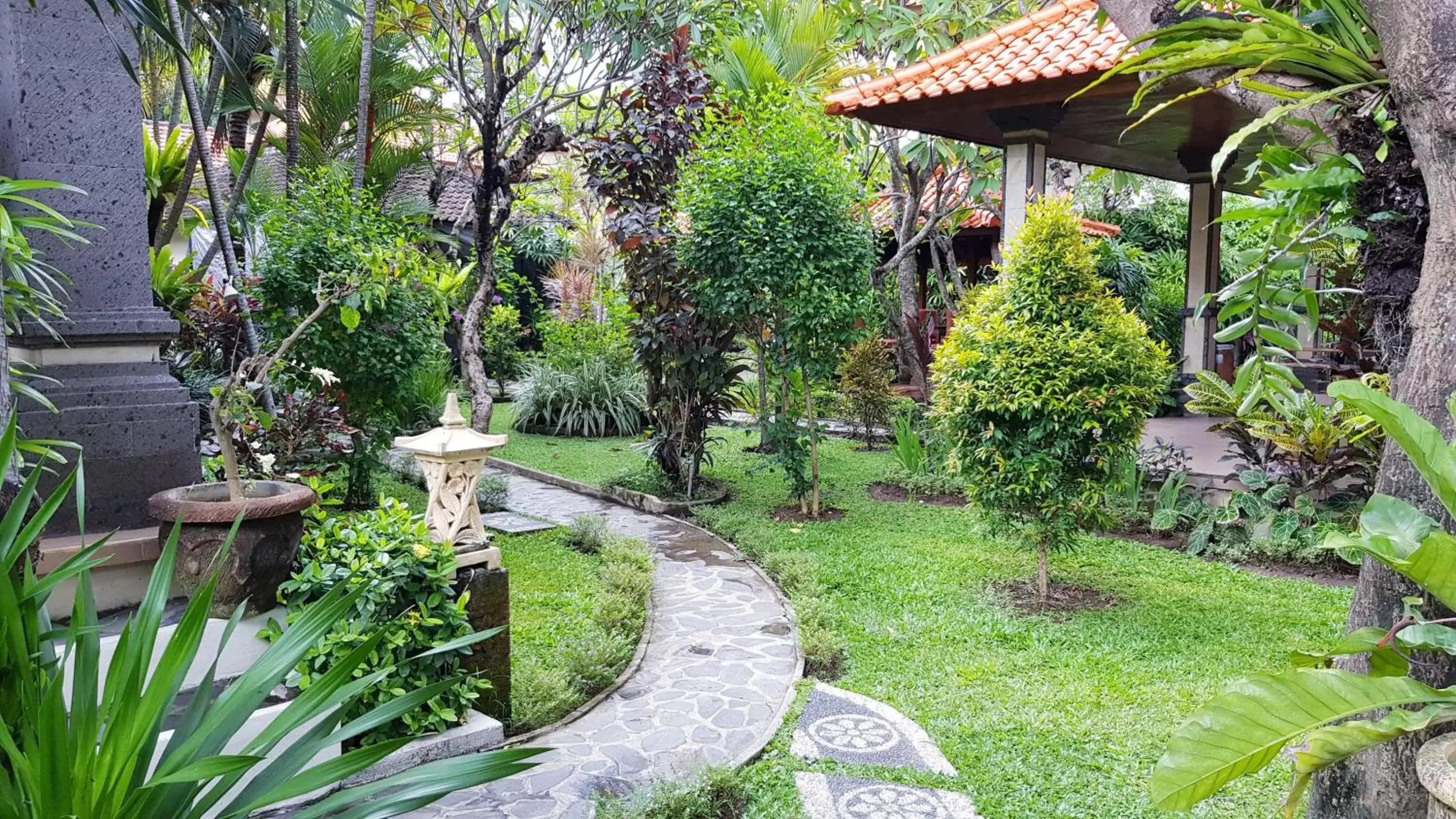 Garden in Kusnadi Hotel