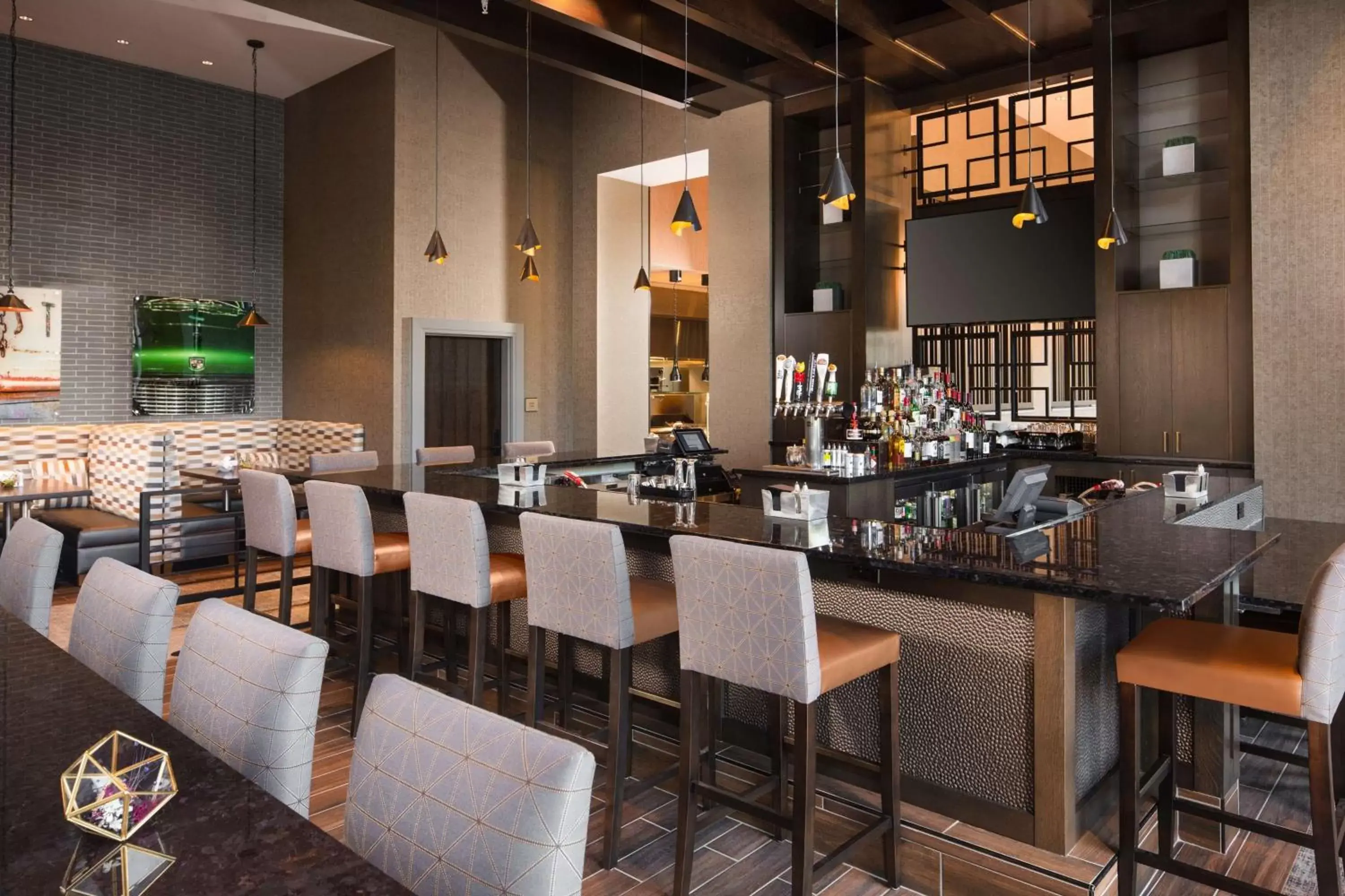 Lounge or bar, Restaurant/Places to Eat in Embassy Suites by Hilton South Bend