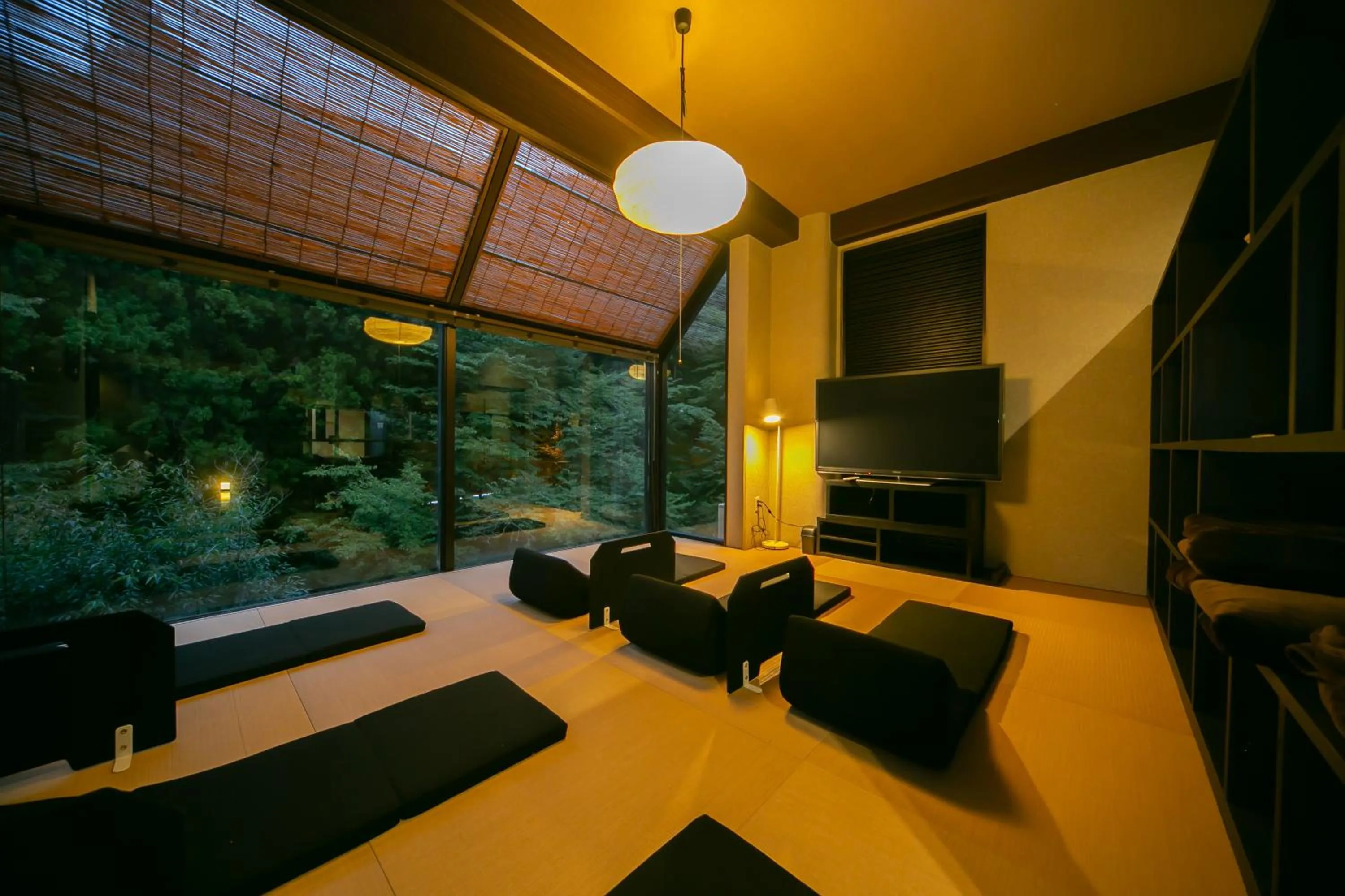 Area and facilities in Art & Music Spa Resort Manatei Hakone