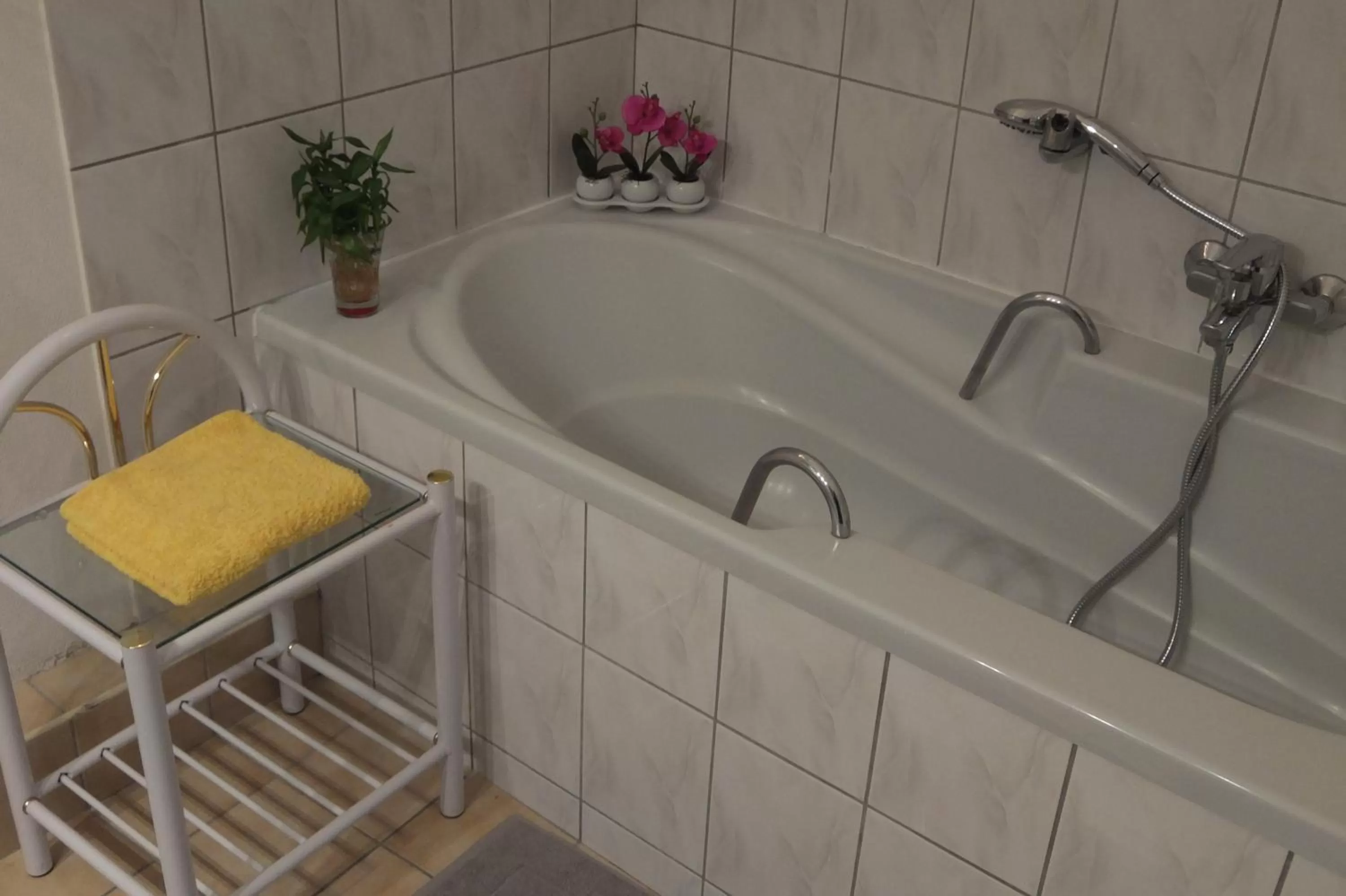 Shower in Mei Hôtel-Restaurant