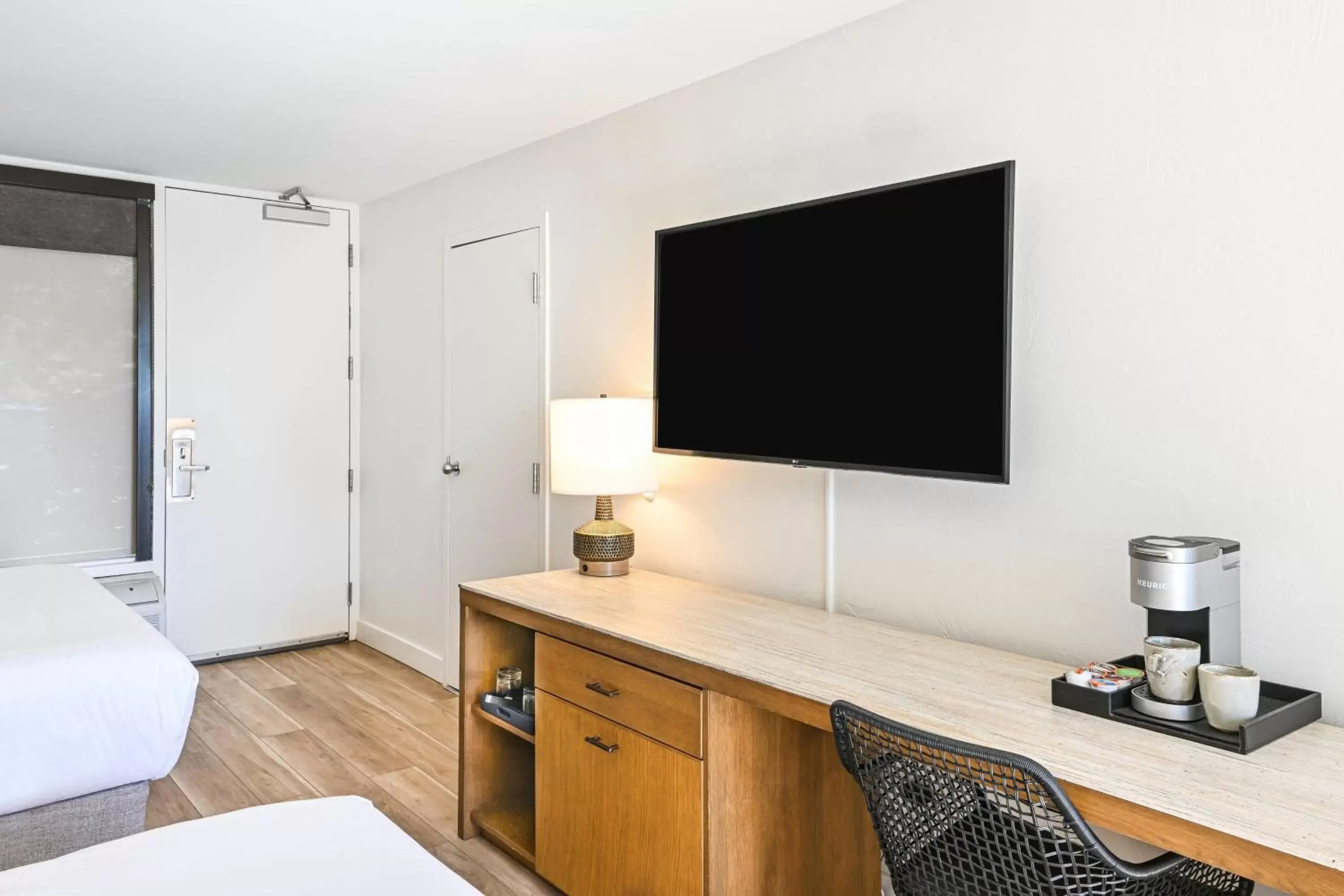 Photo of the whole room, TV/Entertainment Center in Sky Rock Sedona