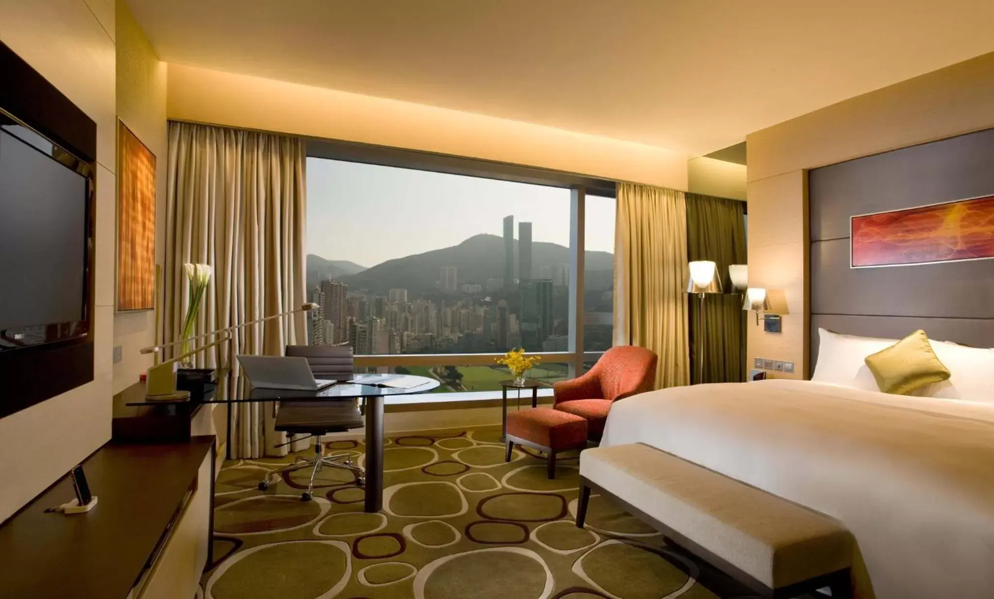 Photo of the whole room, Mountain View in Crowne Plaza Hong Kong Causeway Bay, an IHG Hotel