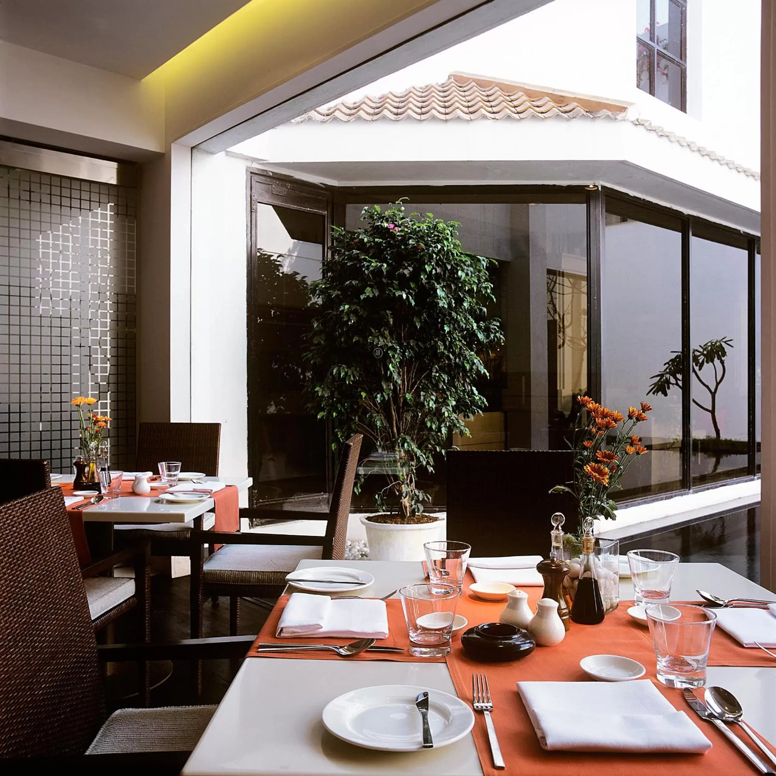 Restaurant/places to eat in Trident Chennai Restaurant/places to eat in Trident Chennai