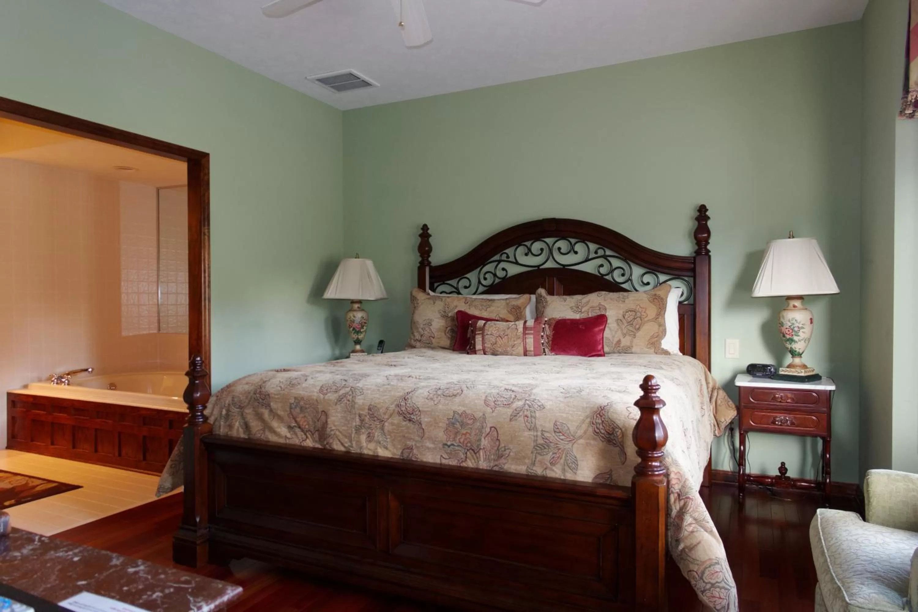 Bedroom, Bed in Chetola Resort Condominiums