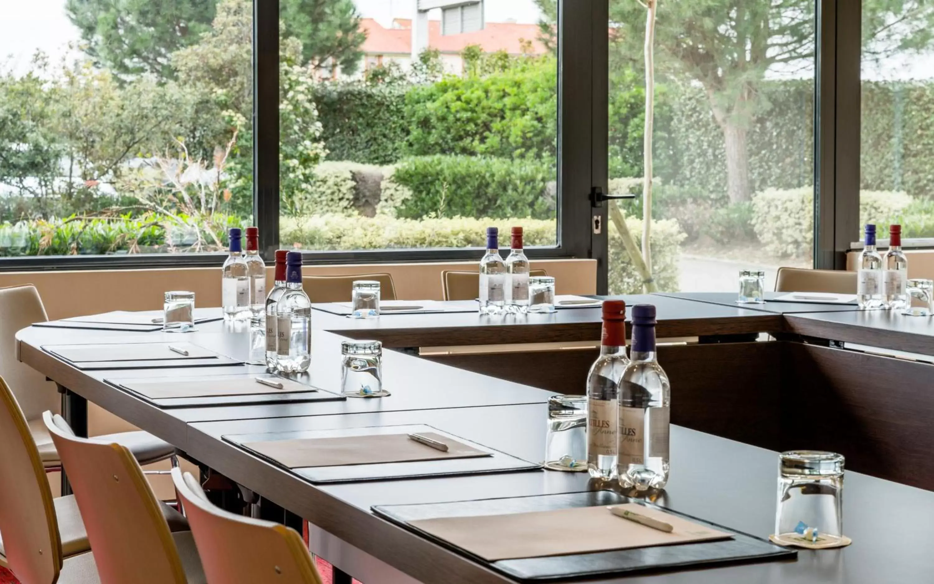 Meeting/conference room in Holiday Inn Toulouse Airport, an IHG Hotel